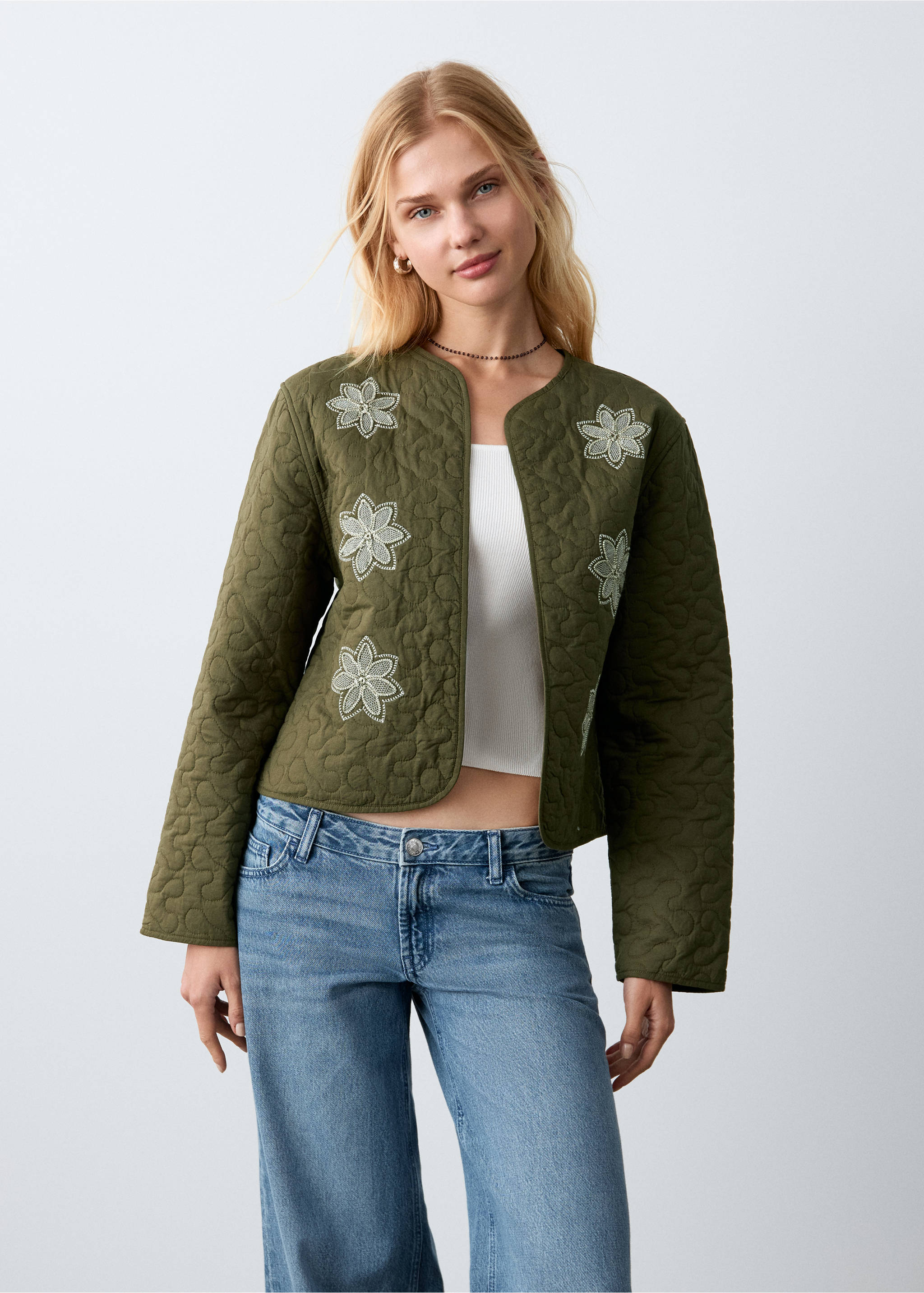 Broderad quiltad jacka - Bild av mittparti, Khaki. Ref: 27094048-00.