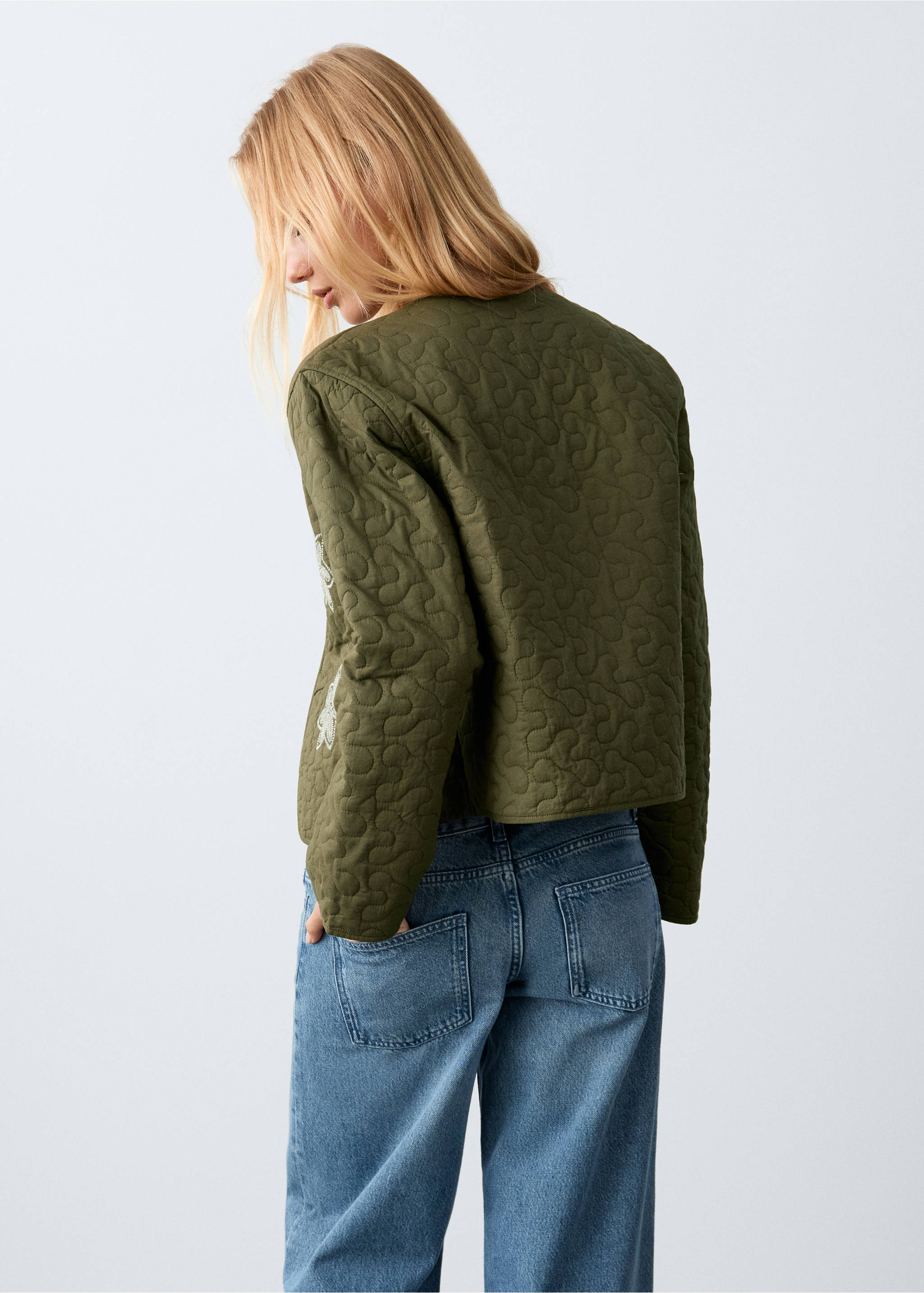 Broderad quiltad jacka - Artikelns baksida, Khaki. Ref: 27094048-00.