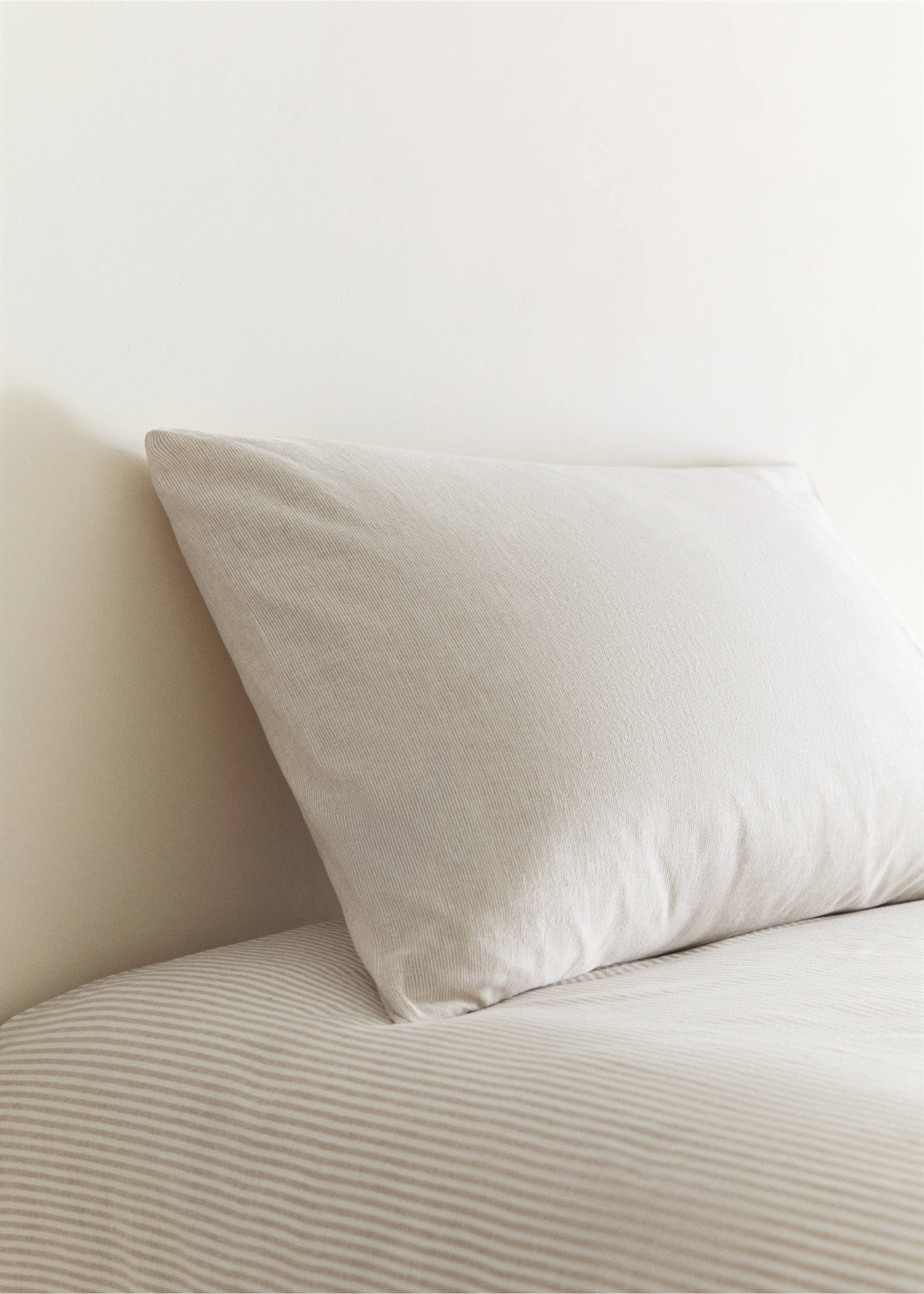 Παιδική μαξιλαροθήκη βαμβάκι λινό ριγέ 50x75εκ - Γενικό πλάνο, Άμμος. Ref: 27094054-00.