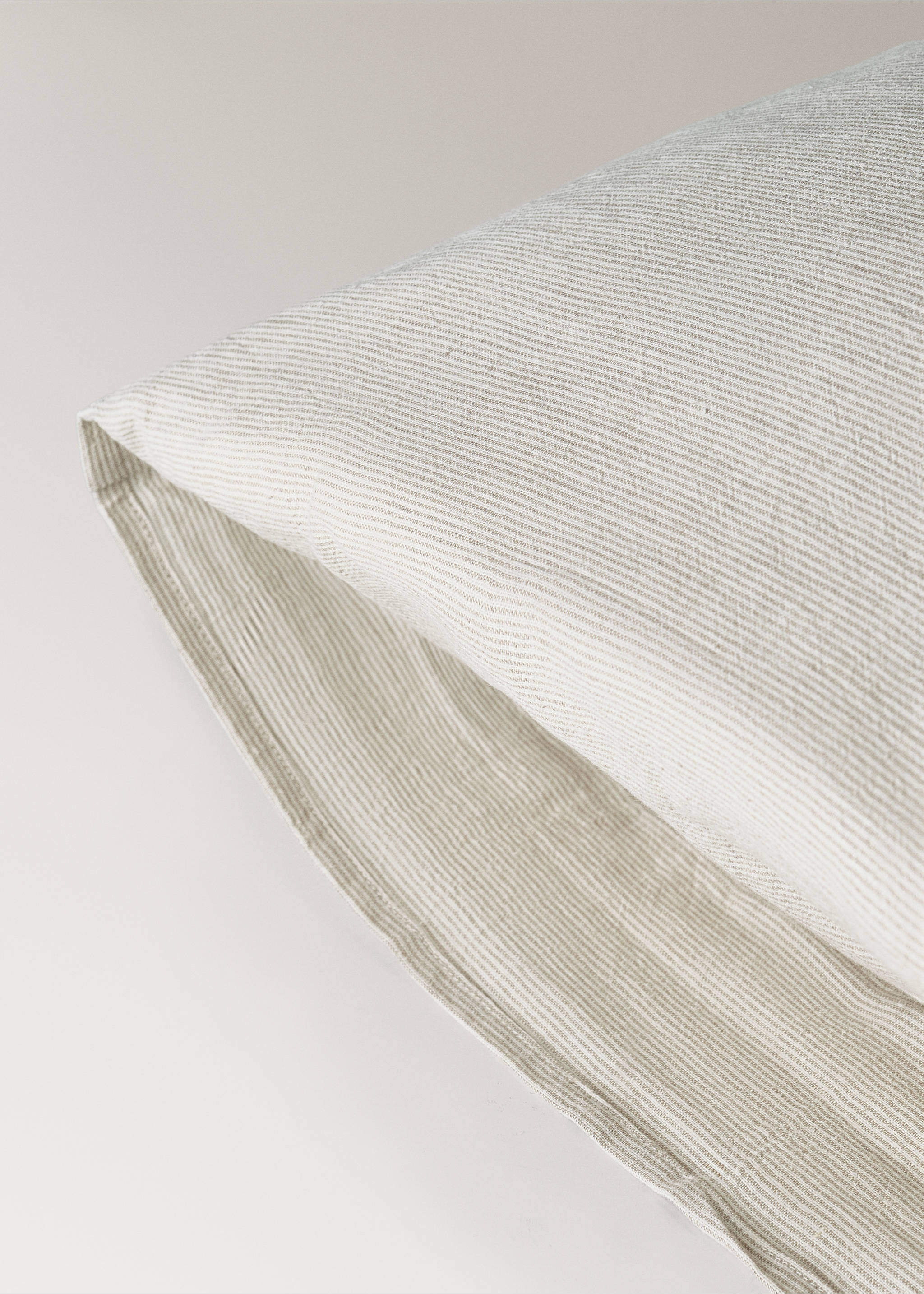 Παιδική μαξιλαροθήκη βαμβάκι λινό ριγέ 50x75εκ - Λεπτομέρεια του προϊόντος 2, Άμμος. Ref: 27094054-00.