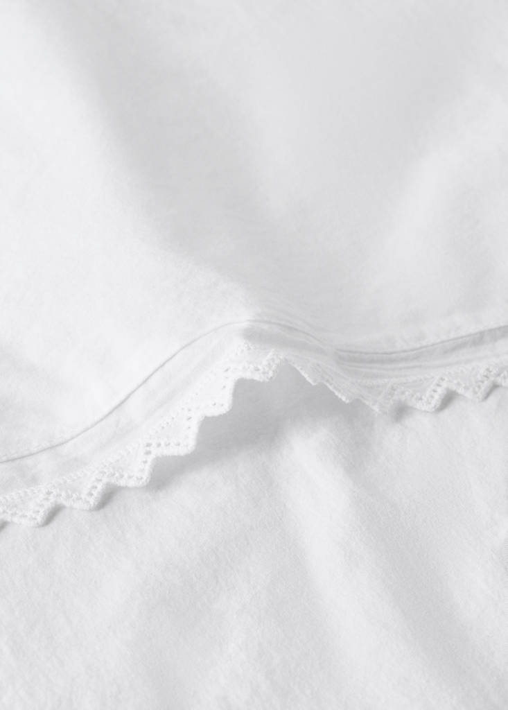 Mini cot top sheet and pillow set in garment-washed percale — White