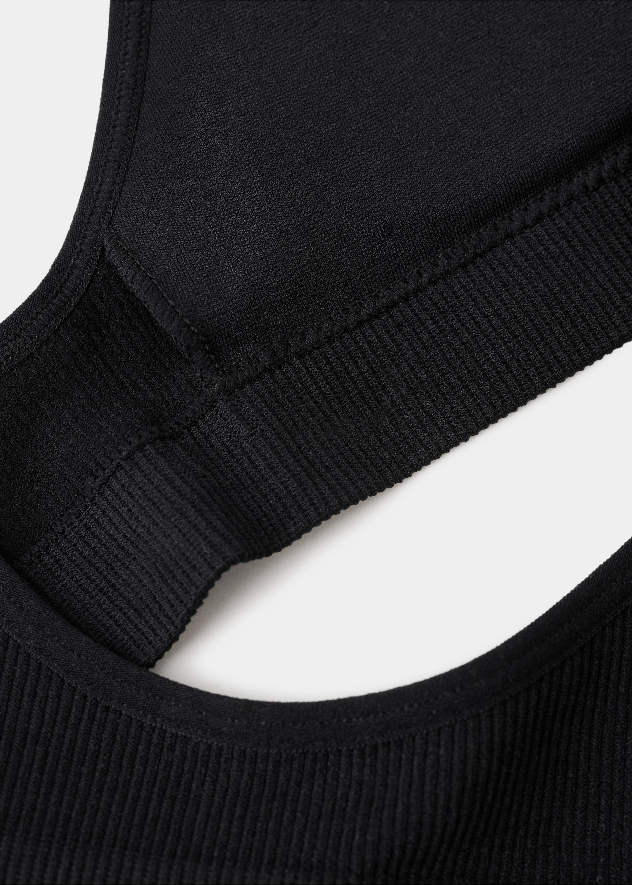 Essential triangle bra - Details of the article 8, Black. Ref: 27094064-00.
