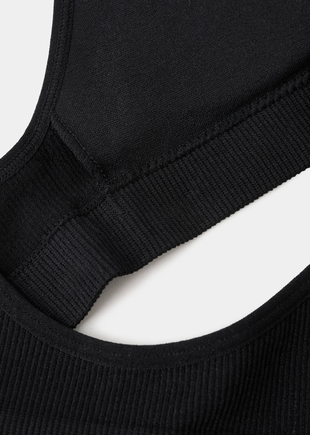 Essential triangle bra — Black