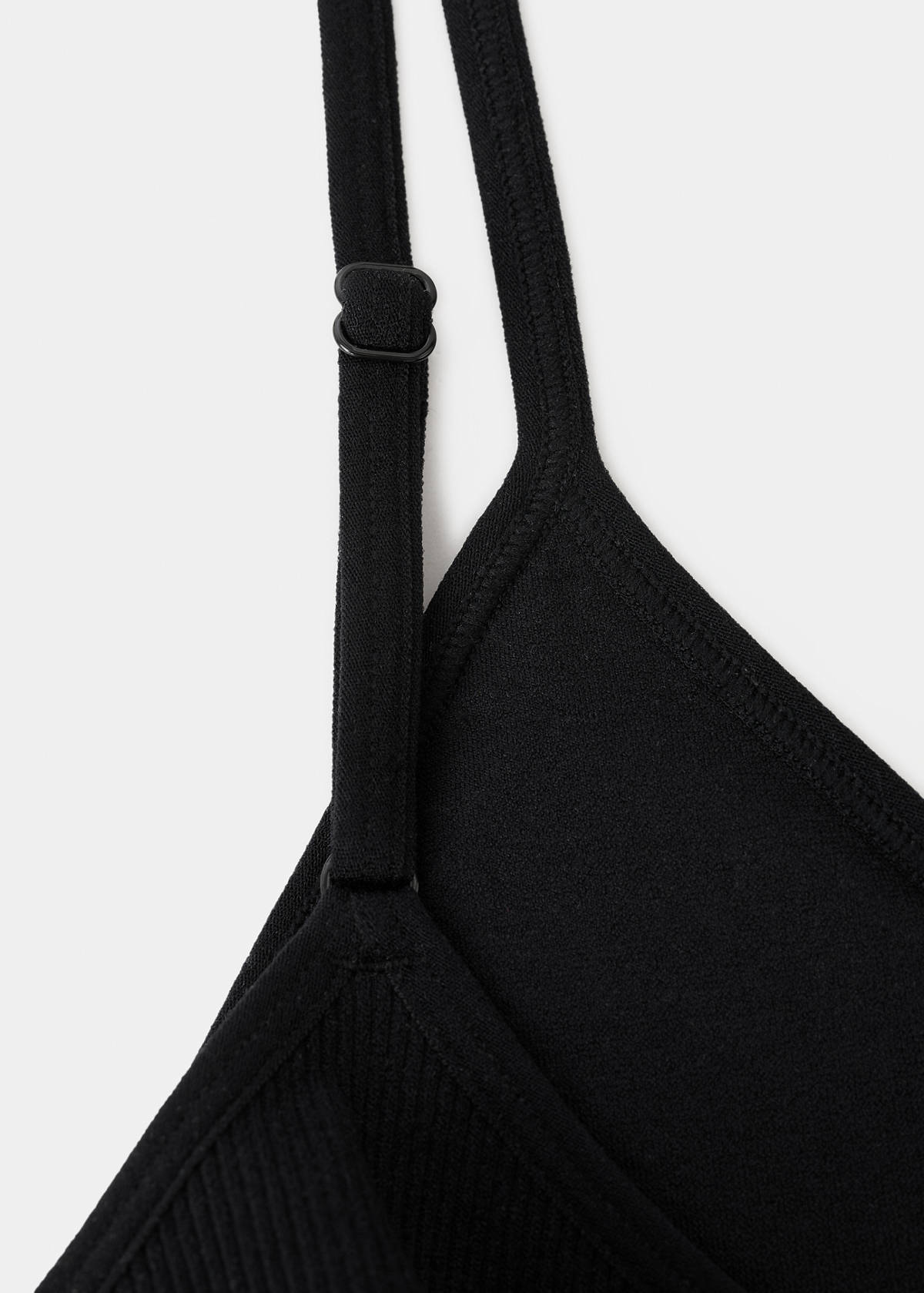 Essential triangle bra — Black
