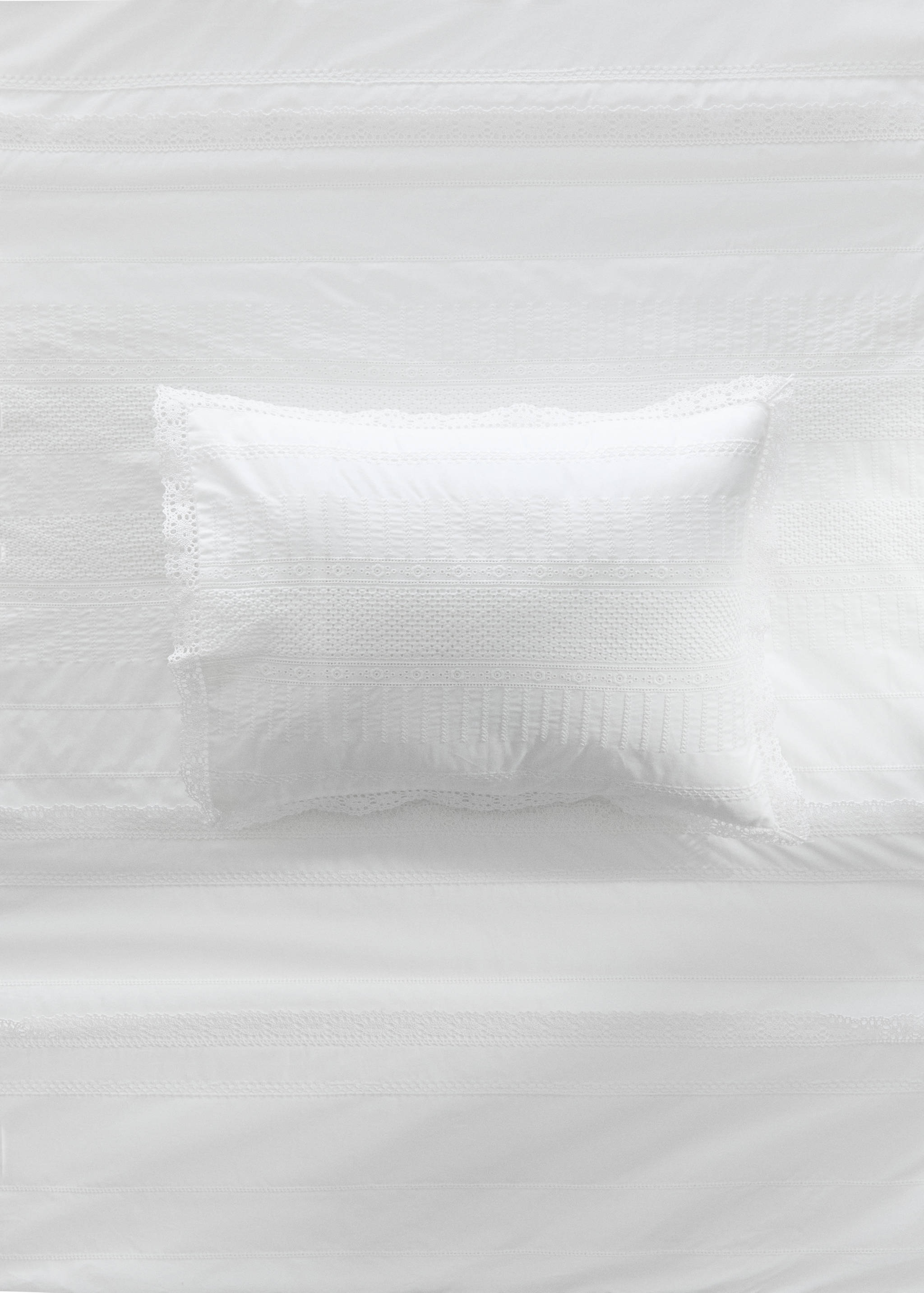 Children's embroidered cotton cushion cover 30x40 cm - General plane