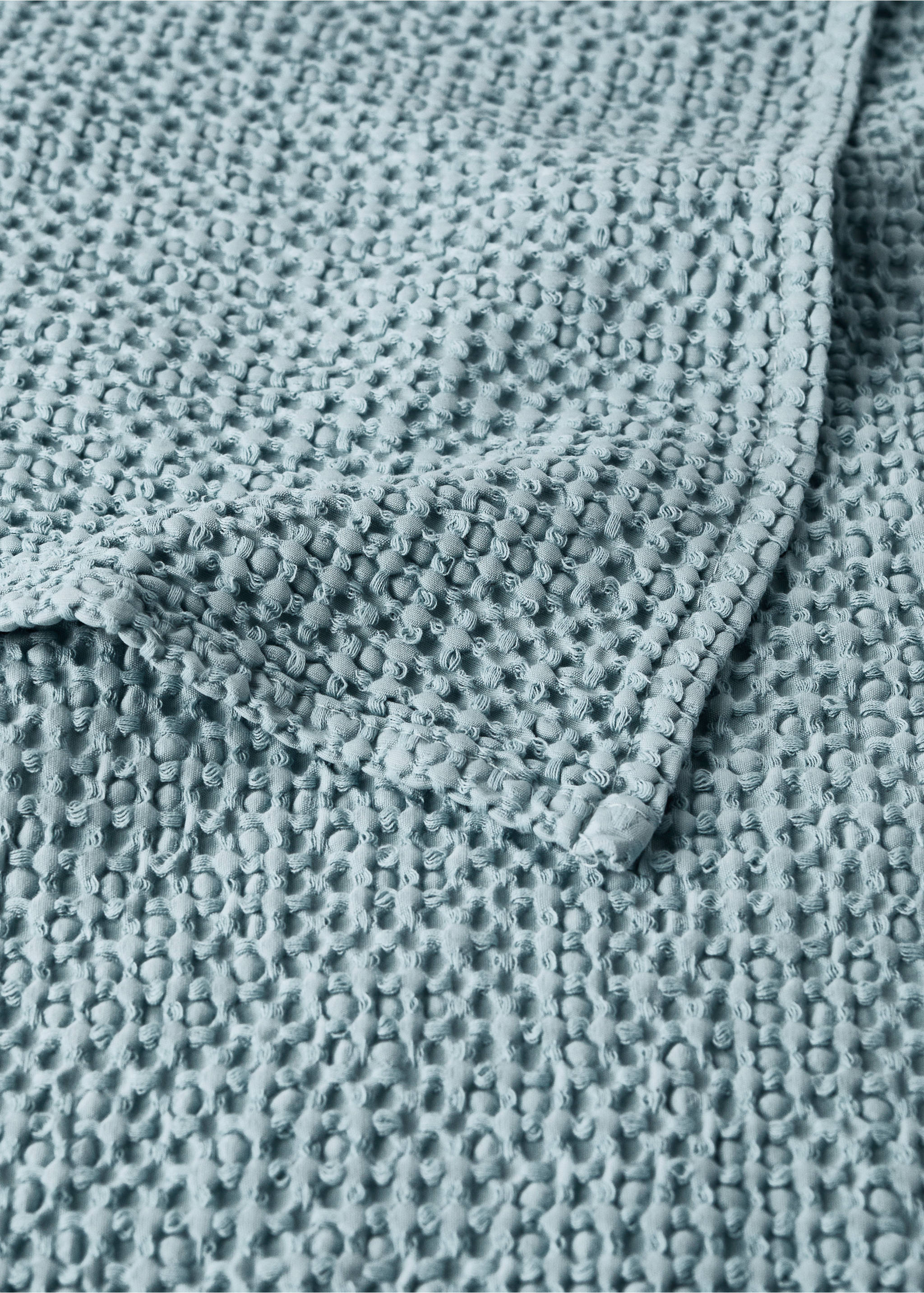 Waffle-cotton garment-dyed bedspread for cot - Details of the article 2, Petrol Blue. Ref: 27094075-00.