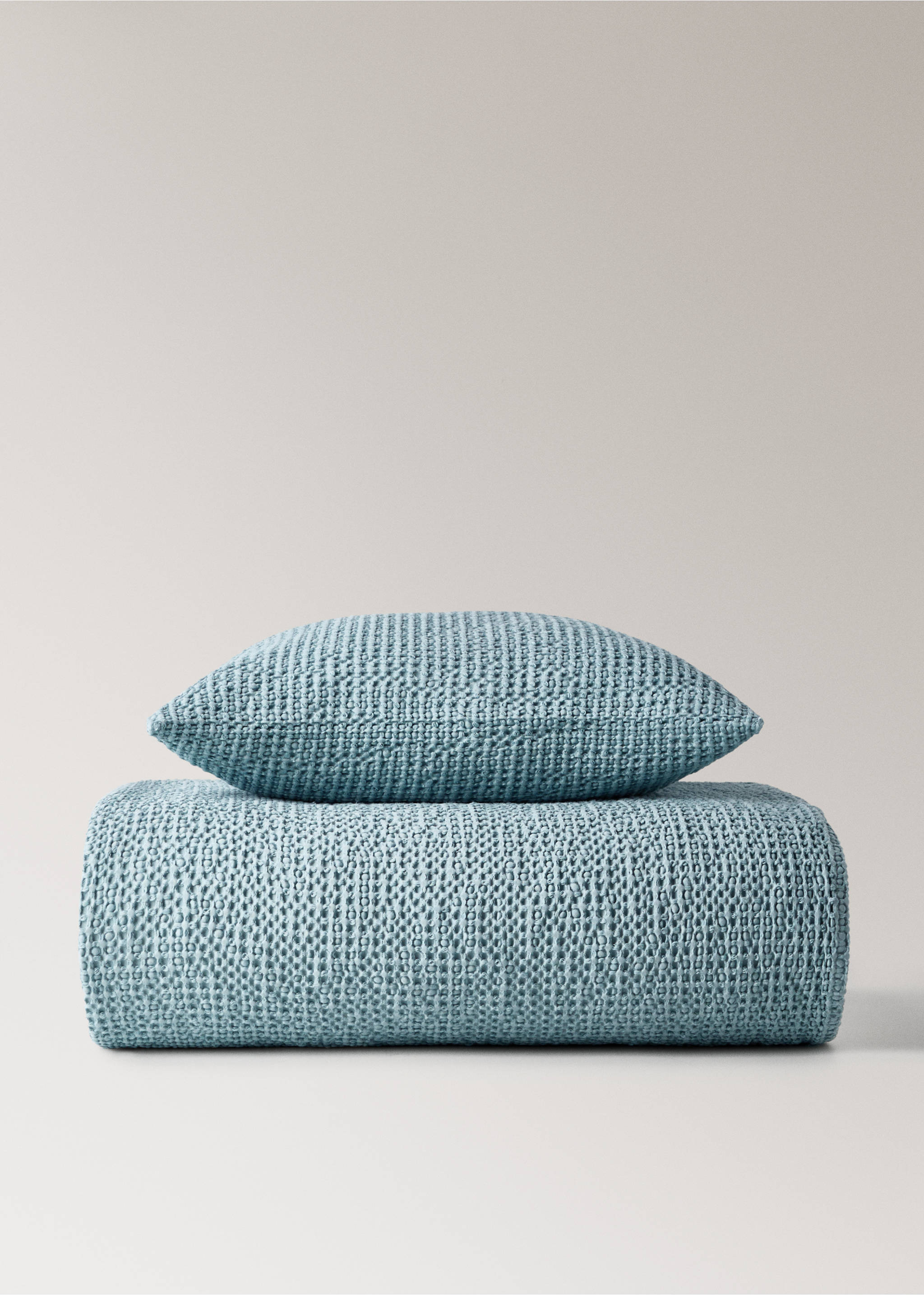 Waffle-cotton garment-dyed bedspread for cot - Details of the article 4, Petrol Blue. Ref: 27094075-00.