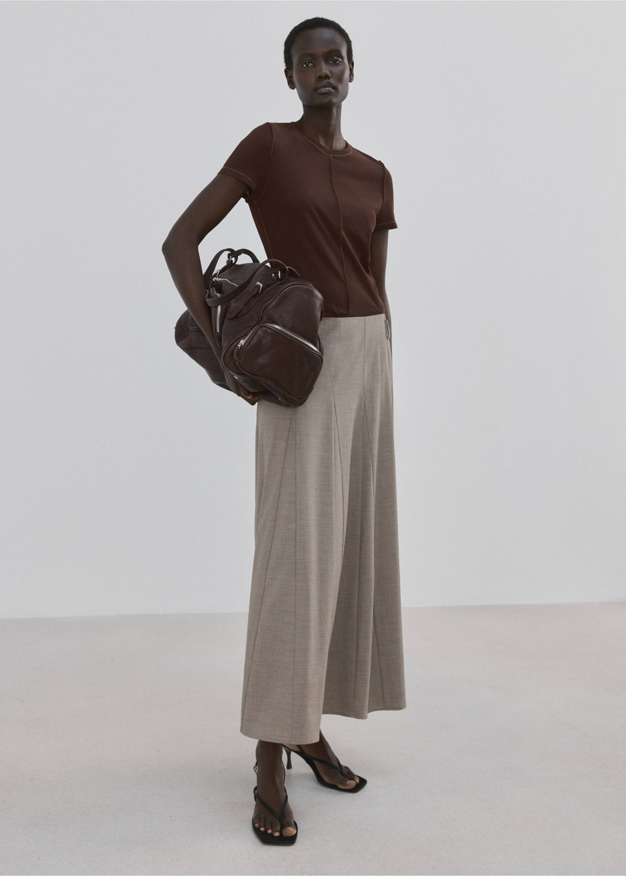 Cotton T-shirt with seams - General plane, Brown. Ref: 27094078-00.