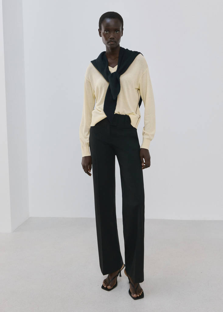 V-neck sweater with contrast trim — Pastel Yellow