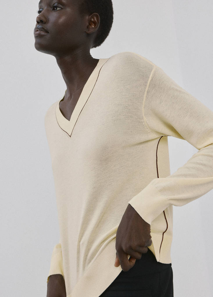 V-neck sweater with contrast trim — Pastel Yellow