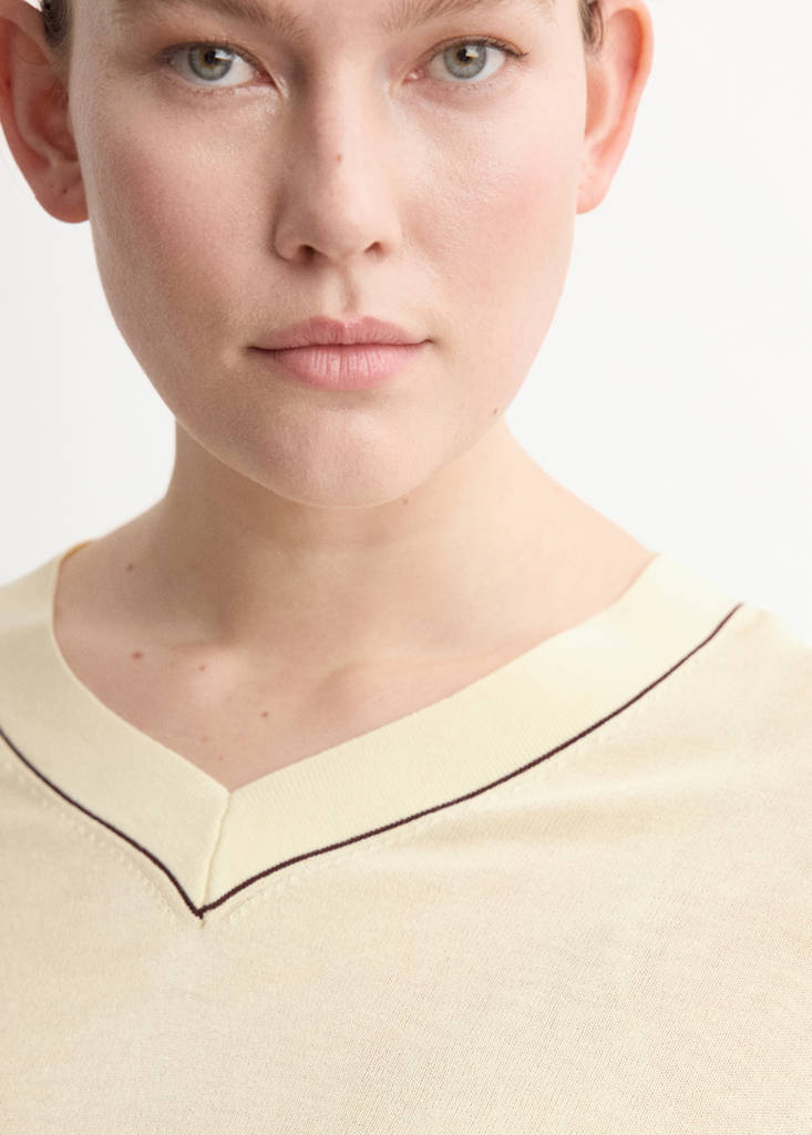 V-neck sweater with contrast trim — Pastel Yellow