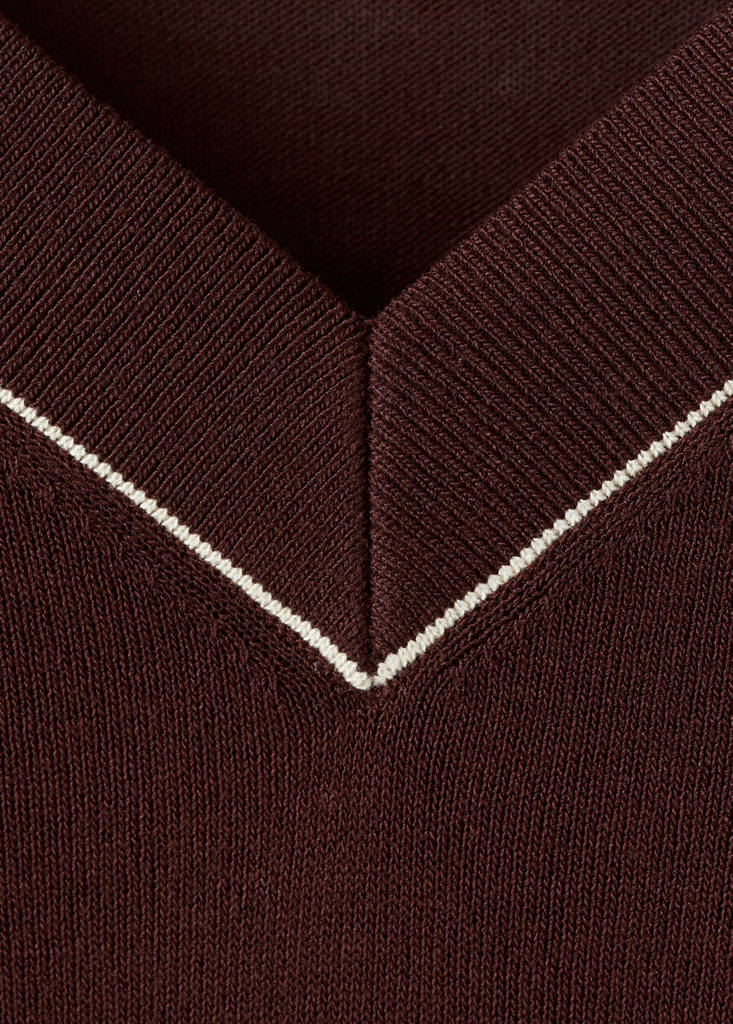 V-neck sweater with contrast trim — Chocolate