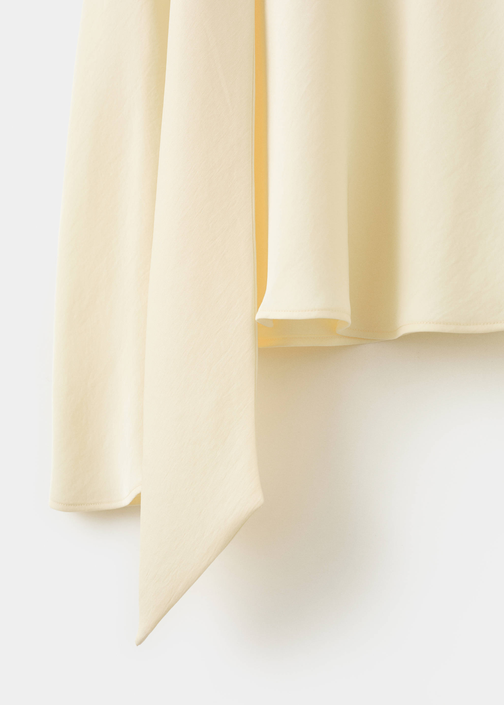 Blouse with scarf slits - Details of the article 0