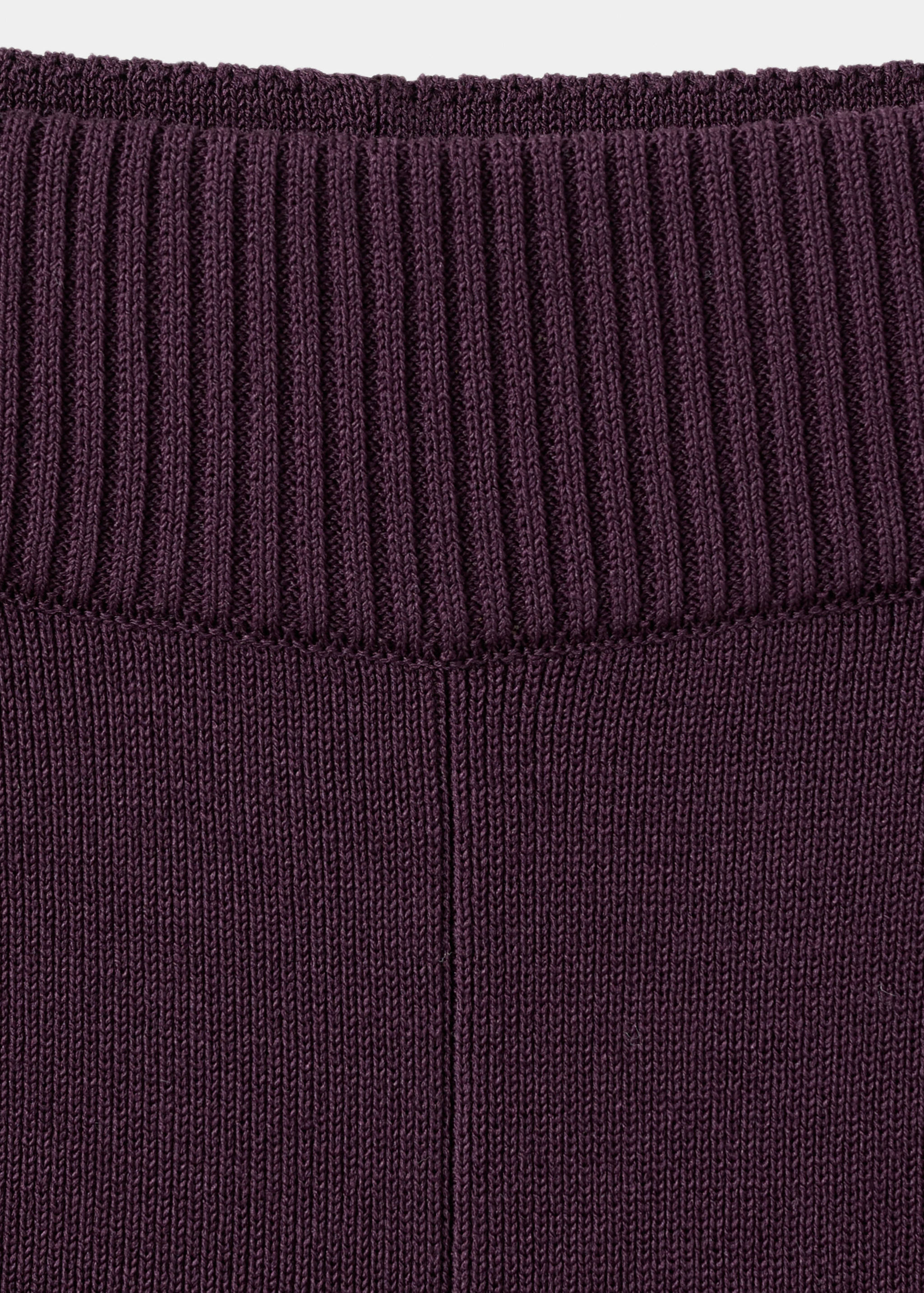 Knitted trousers with contrasting stripes - Details of the article 8