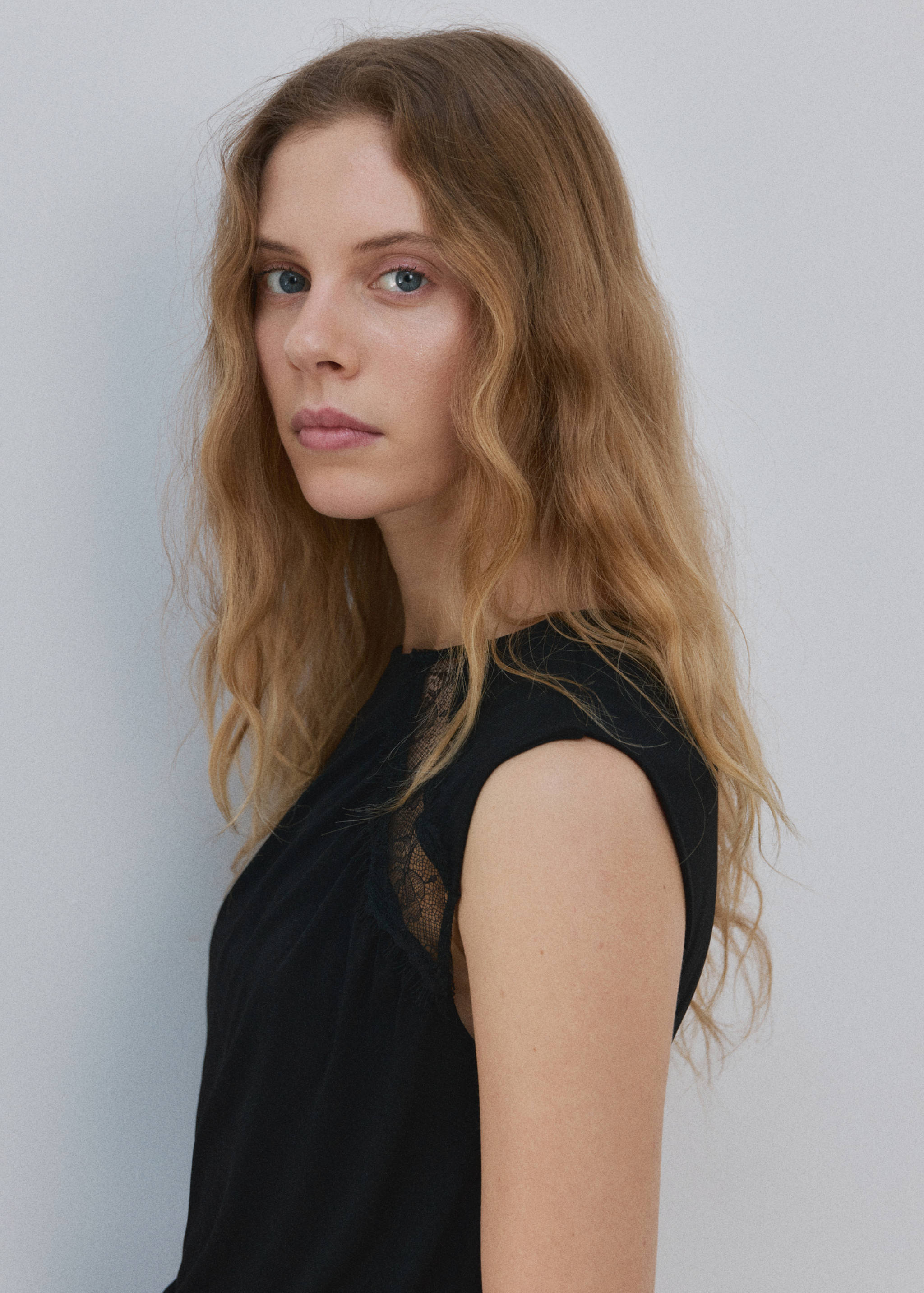 Ruched fitted top - Details of the article 1