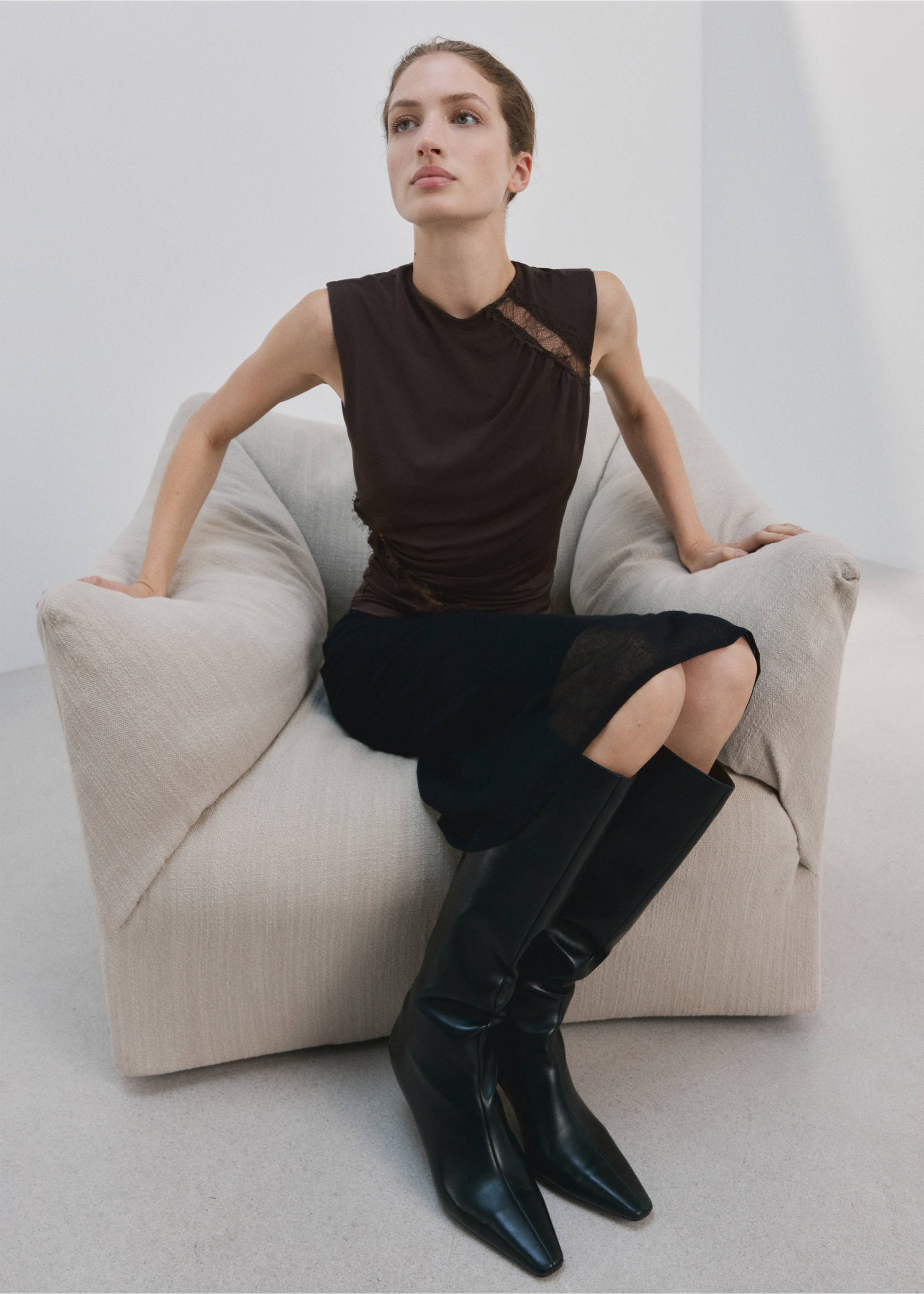 เสื้อเข้ารูปจีบรูช - รายละเอียดของสินค้า 2, สีน้ำตาล. Ref: 27094098-00.