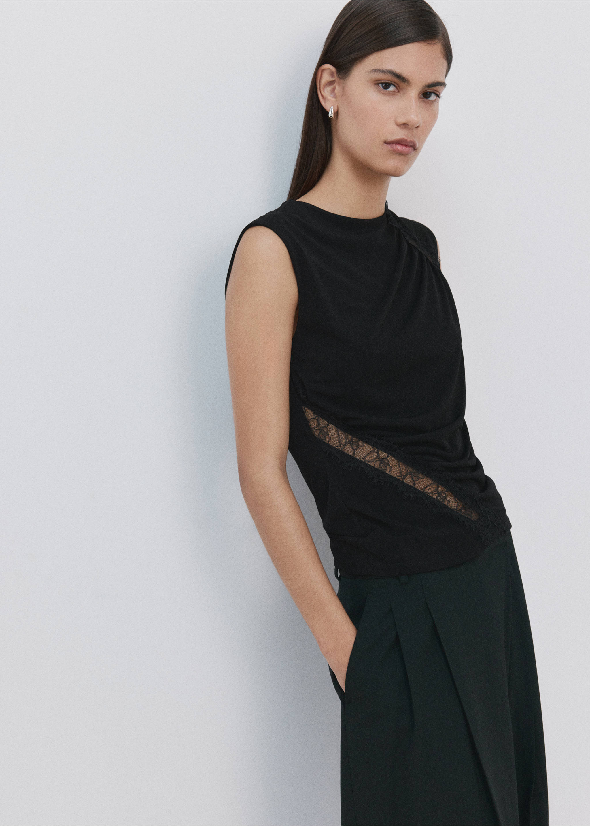 Top entallado fruncido - Plano medio, Negro. Ref: 27094098-00.