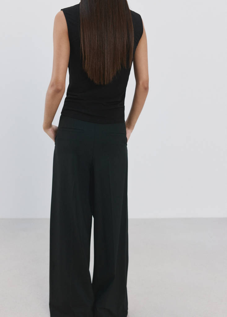Ruched fitted top — Black