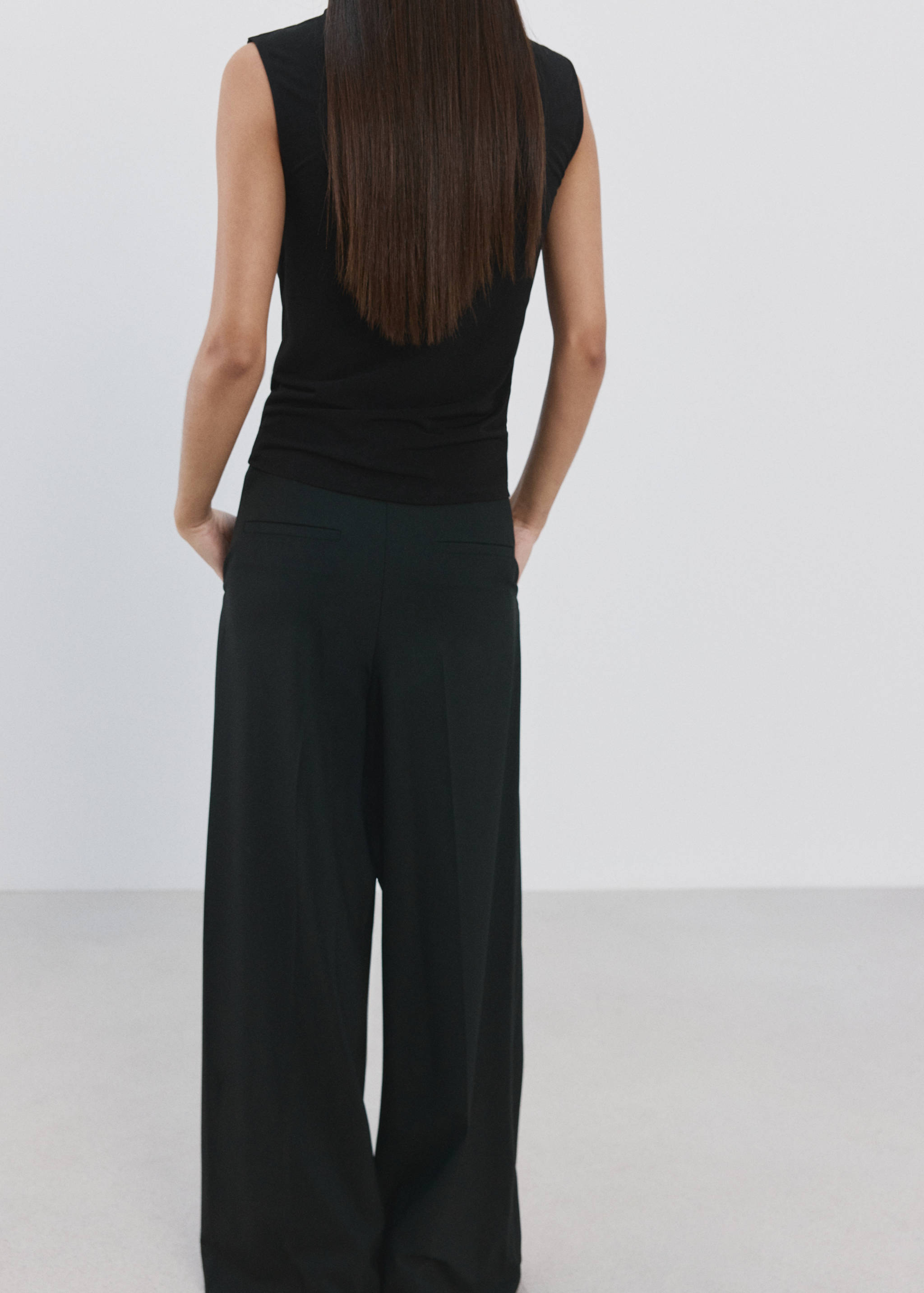 Ruched fitted top - Reverse of the article