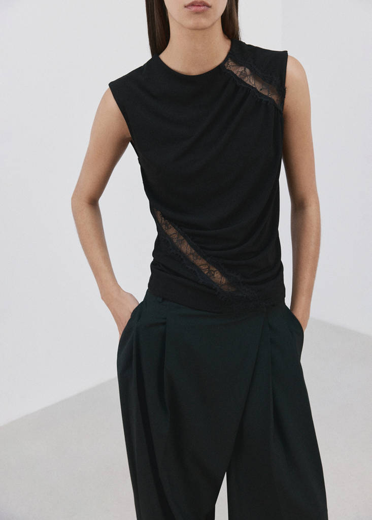 Ruched fitted top — Black