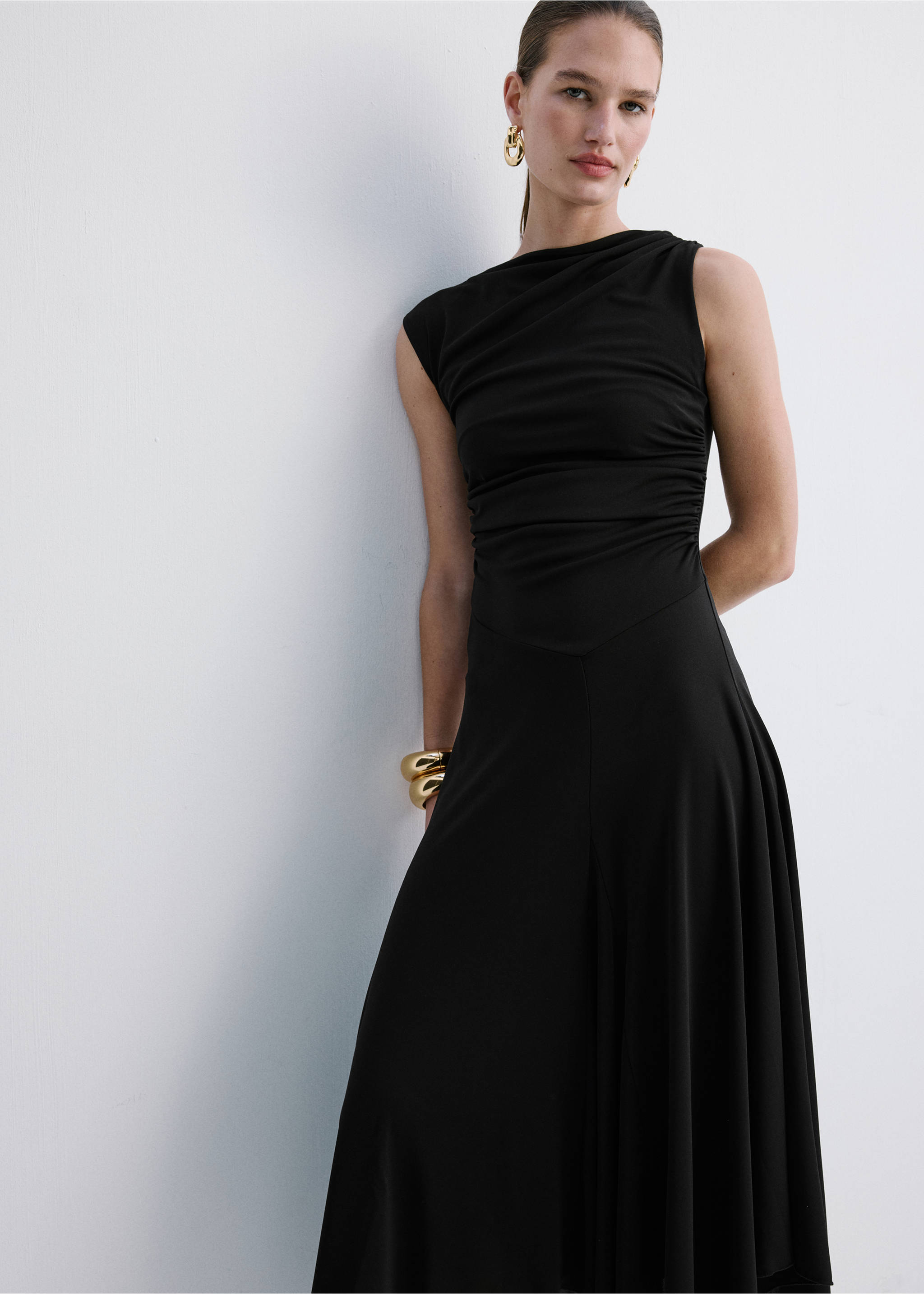 Asymmetrical flared dress - Medium plane, Black. Ref: 27094099-00.
