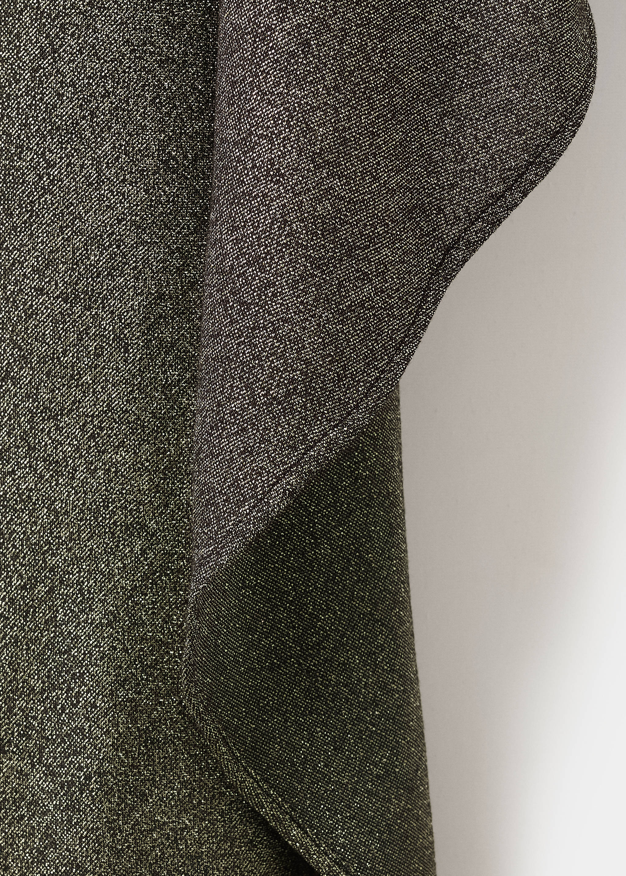 Asymmetric lúrex cape - Details of the article 0