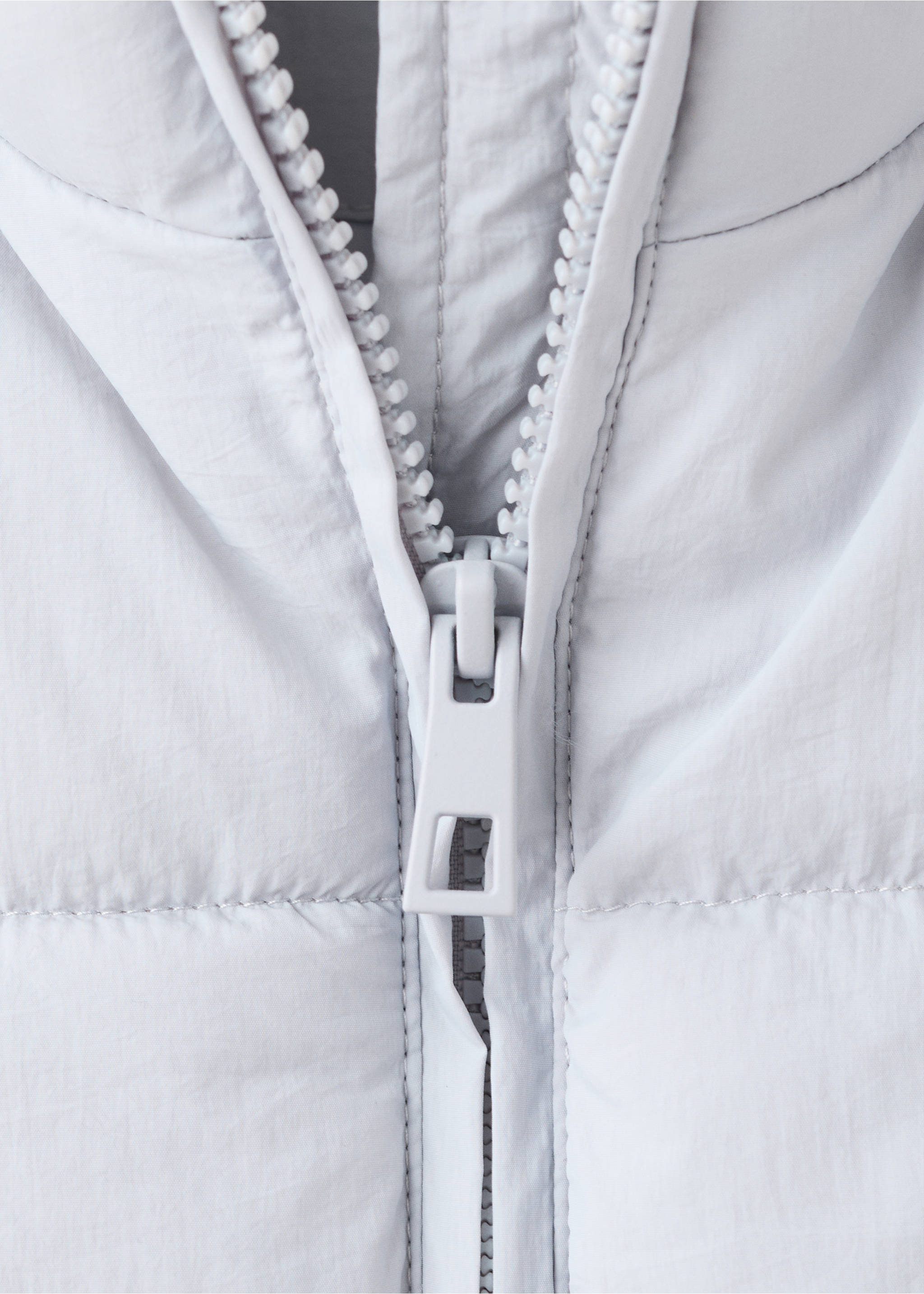 Quilted gilet - Details of the article 8, Sky Blue. Ref: 27094403-00.