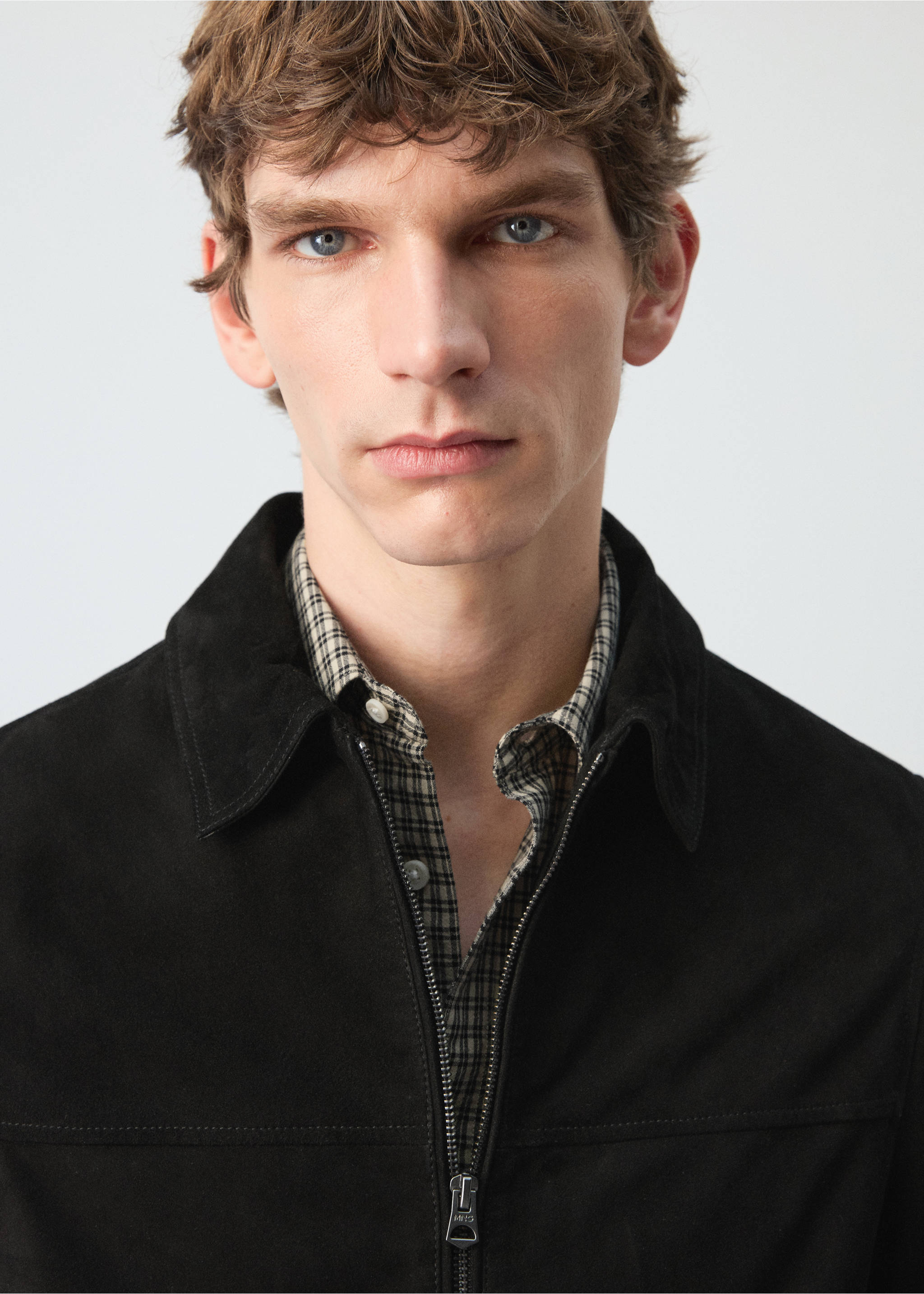 Куртка из 100% замши с застежкой на молнию - Деталь изделия 1, Черный. Ref: 27094405-00.