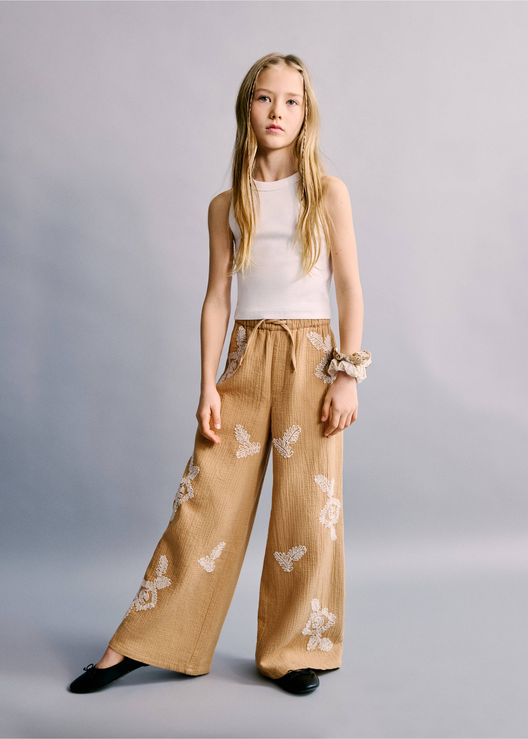 Textured embroidered pants - General plane, Mustard. Ref: 27094416-00.