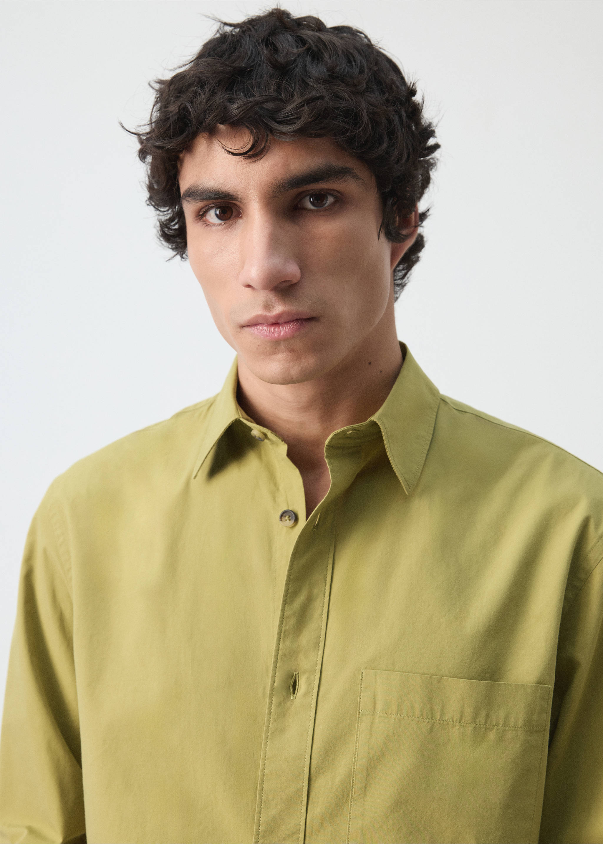 100% cotton relaxed-fit shirt - Details of the article 1, Olive Green. Ref: 27094424-00.