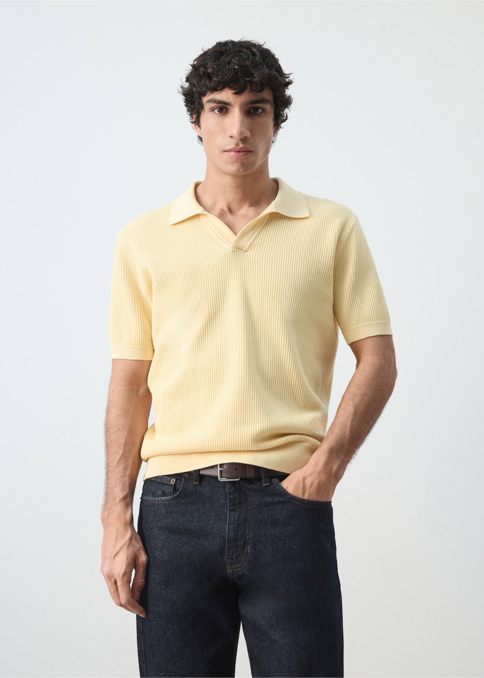 Gestructureerd gebreid poloshirt 100% katoen - Middenvlak, Pastelgeel. Ref: 27094425-00.