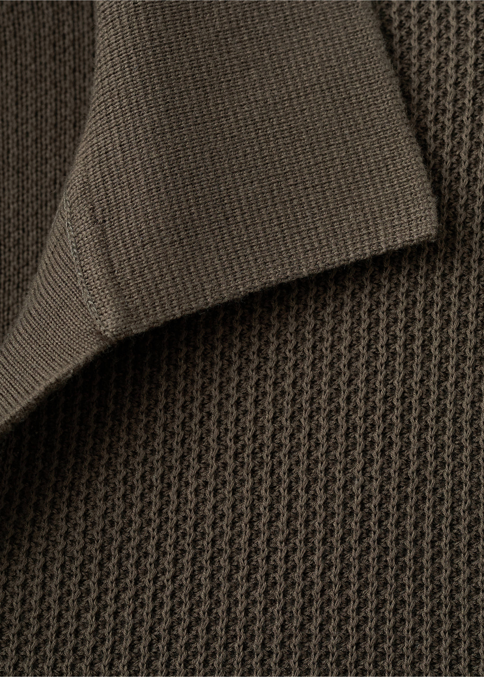 Polo 100% algodón punto estructura - Detalle del artículo 8, Chocolate. Ref: 27094425-00.