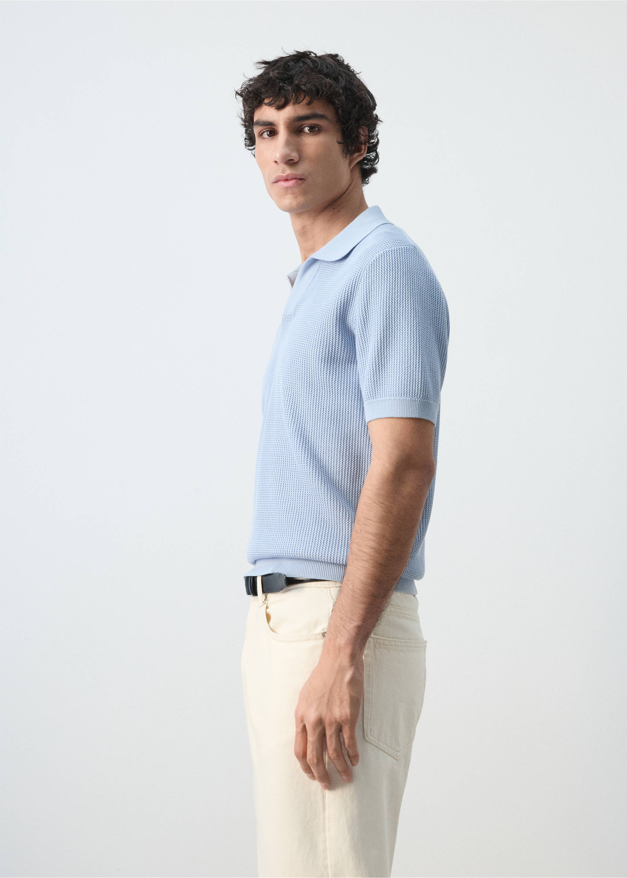 Strukturiertes Strick-Poloshirt aus 100 % Baumwolle - Detail des Artikels 2, Himmelblau. Ref: 27094425-00.
