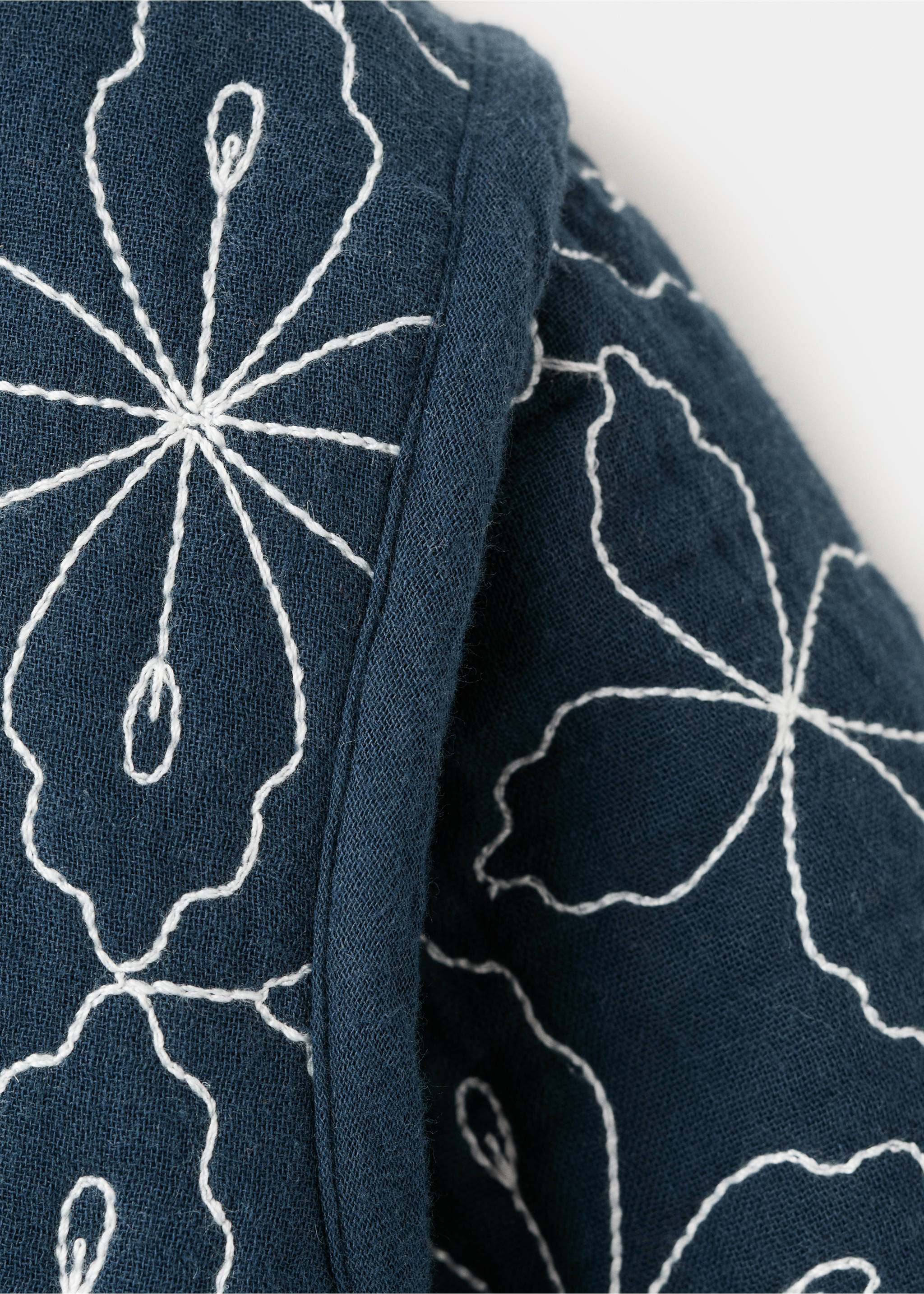 Chaqueta panel bordado - Detalle del artículo 0, Azul marino. Ref: 27094428-00.