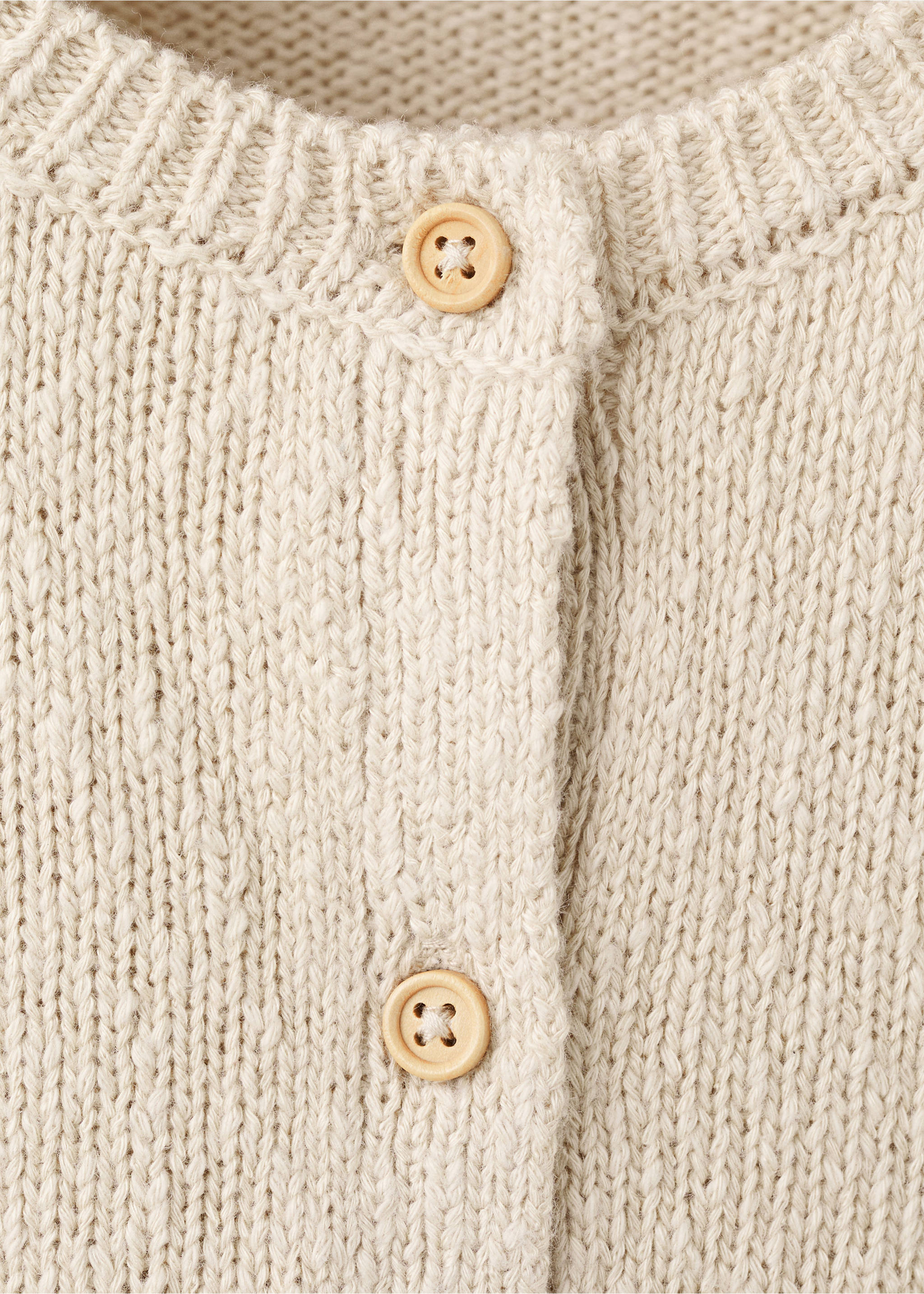 Knitted button cardigan - Details of the article 8, Ecru. Ref: 27094429-00.