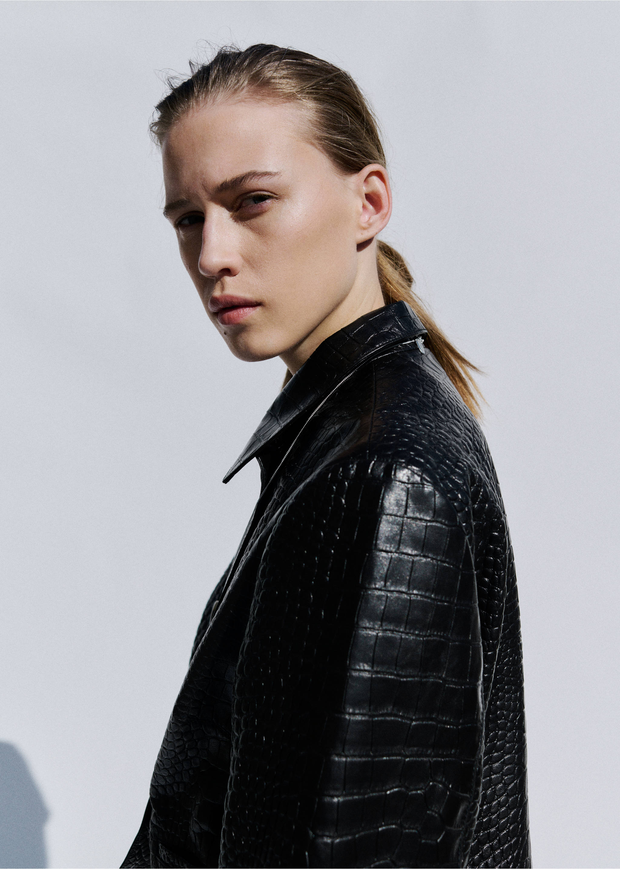 Double-breasted leather jacket - Details of the article 1, Black. Ref: 27094432-00.