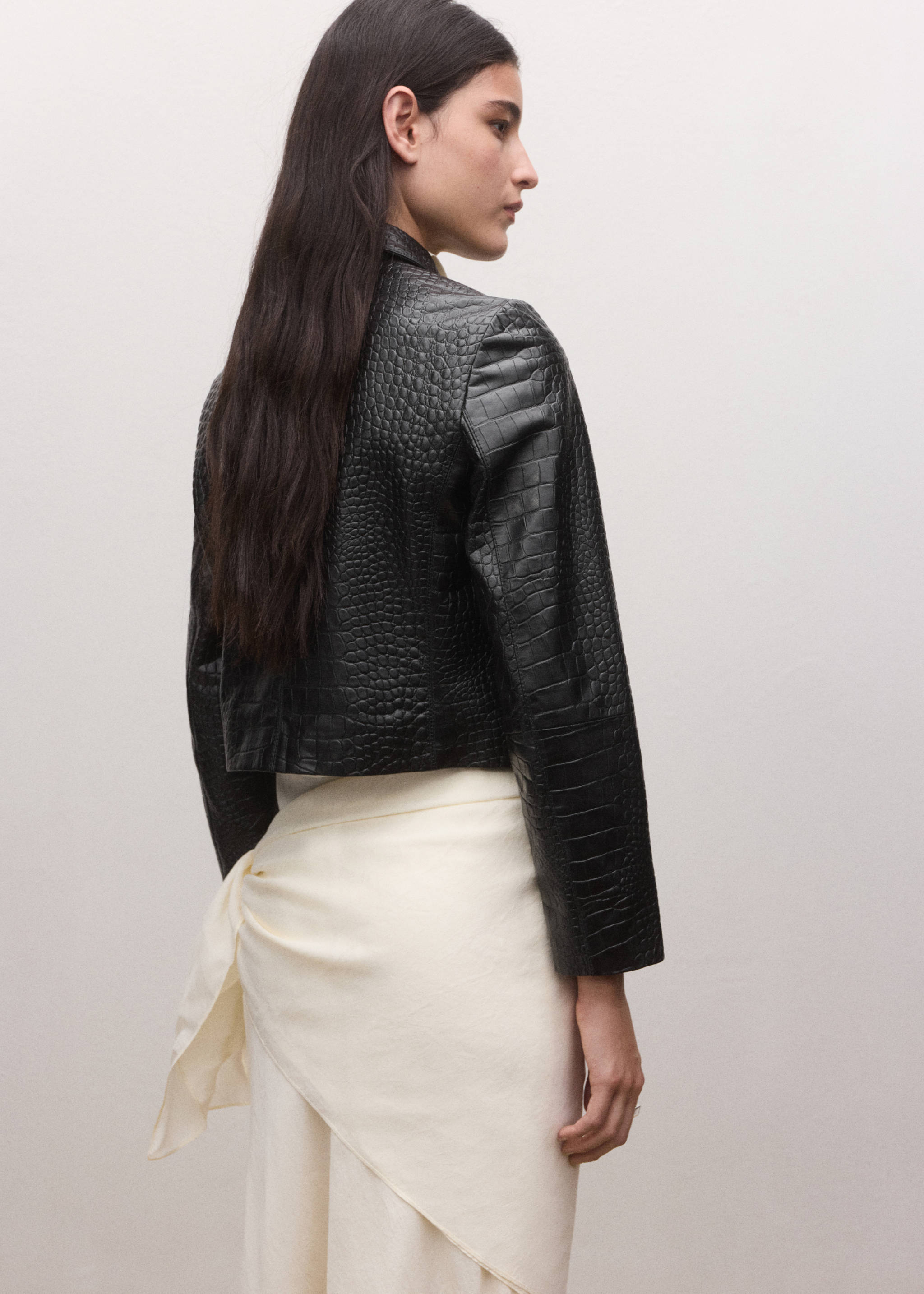 Double-breasted leather jacket - Reverse of the article