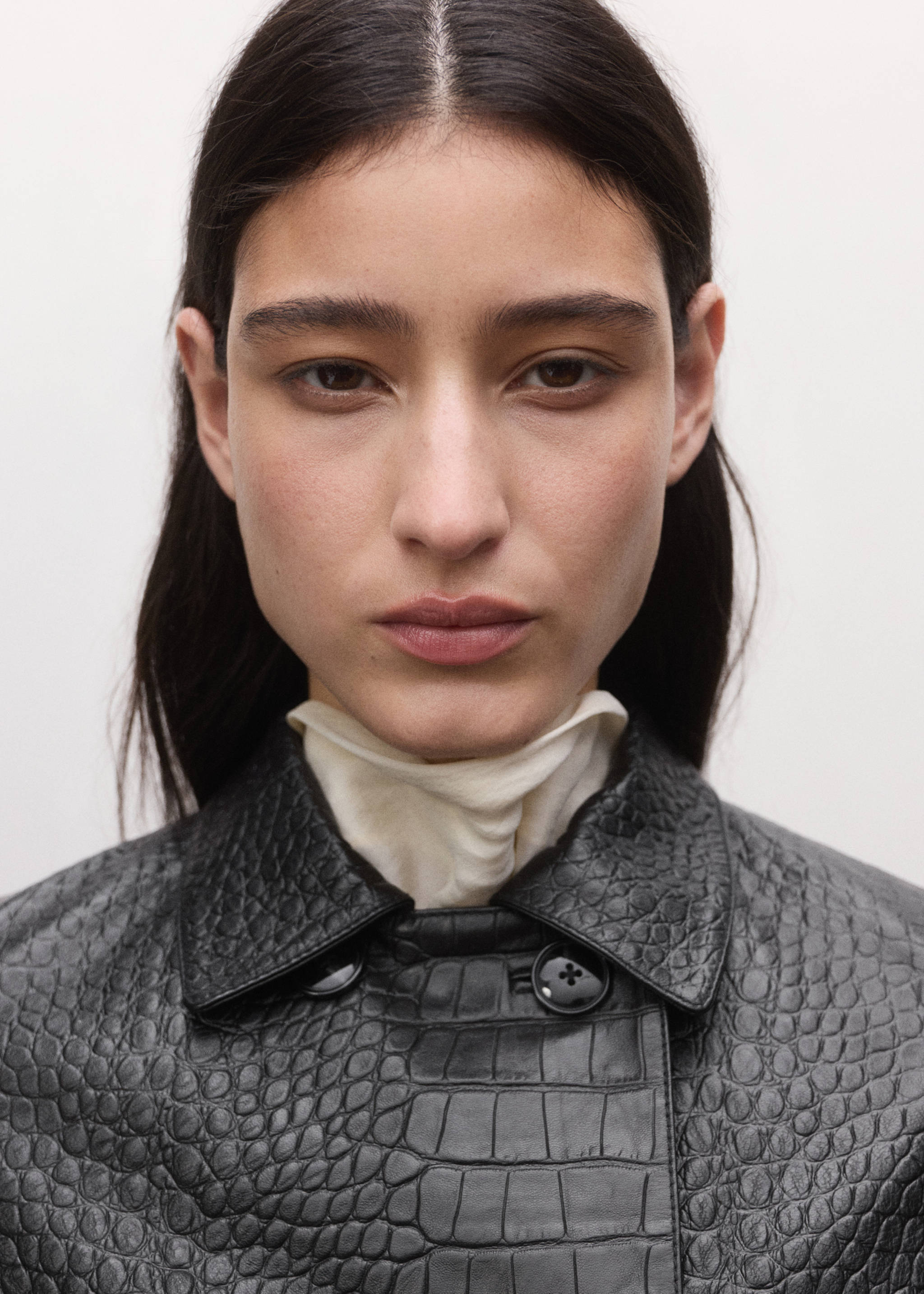 Double-breasted leather jacket - Details of the article 1