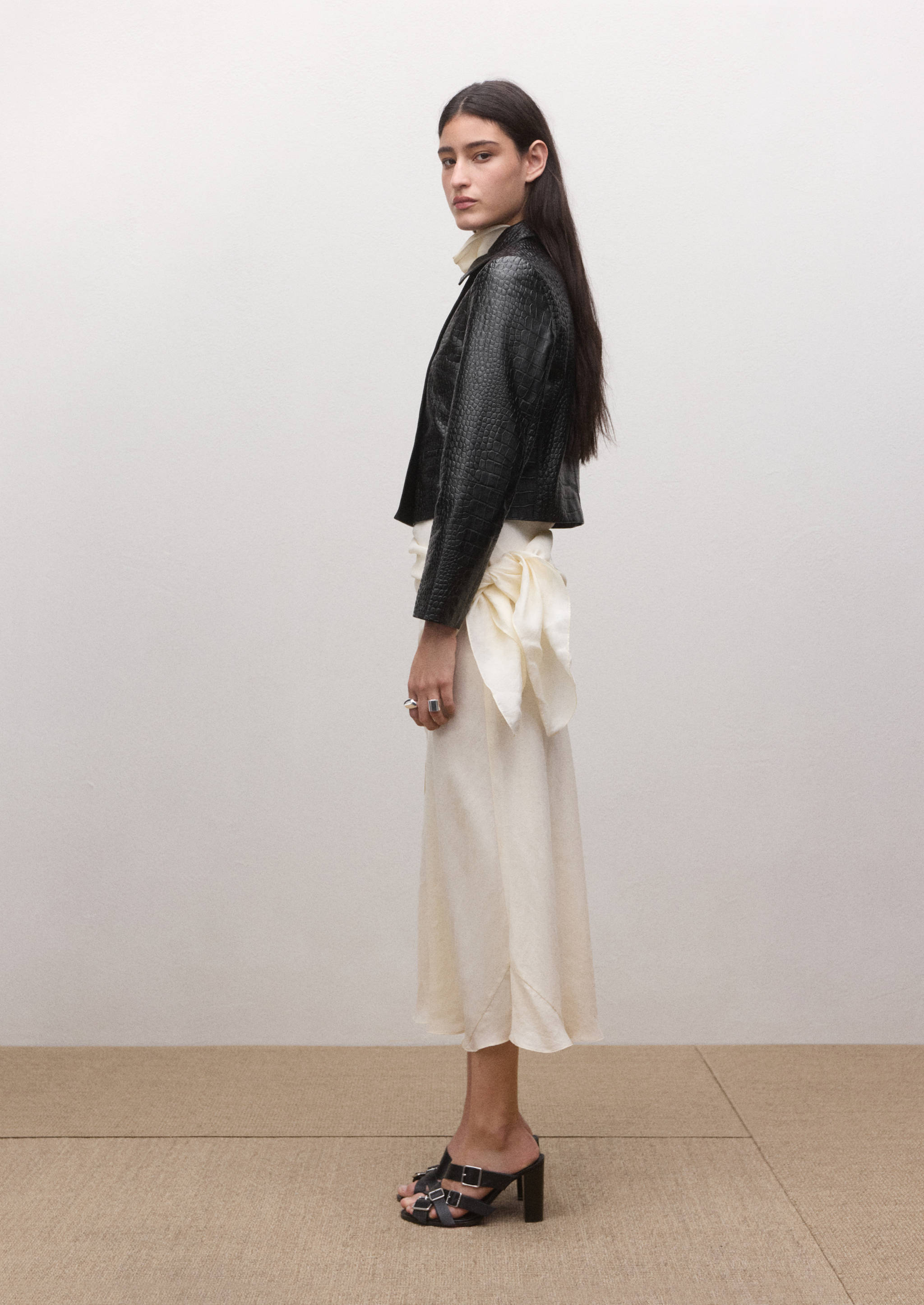 Double-breasted leather jacket - Details of the article 2