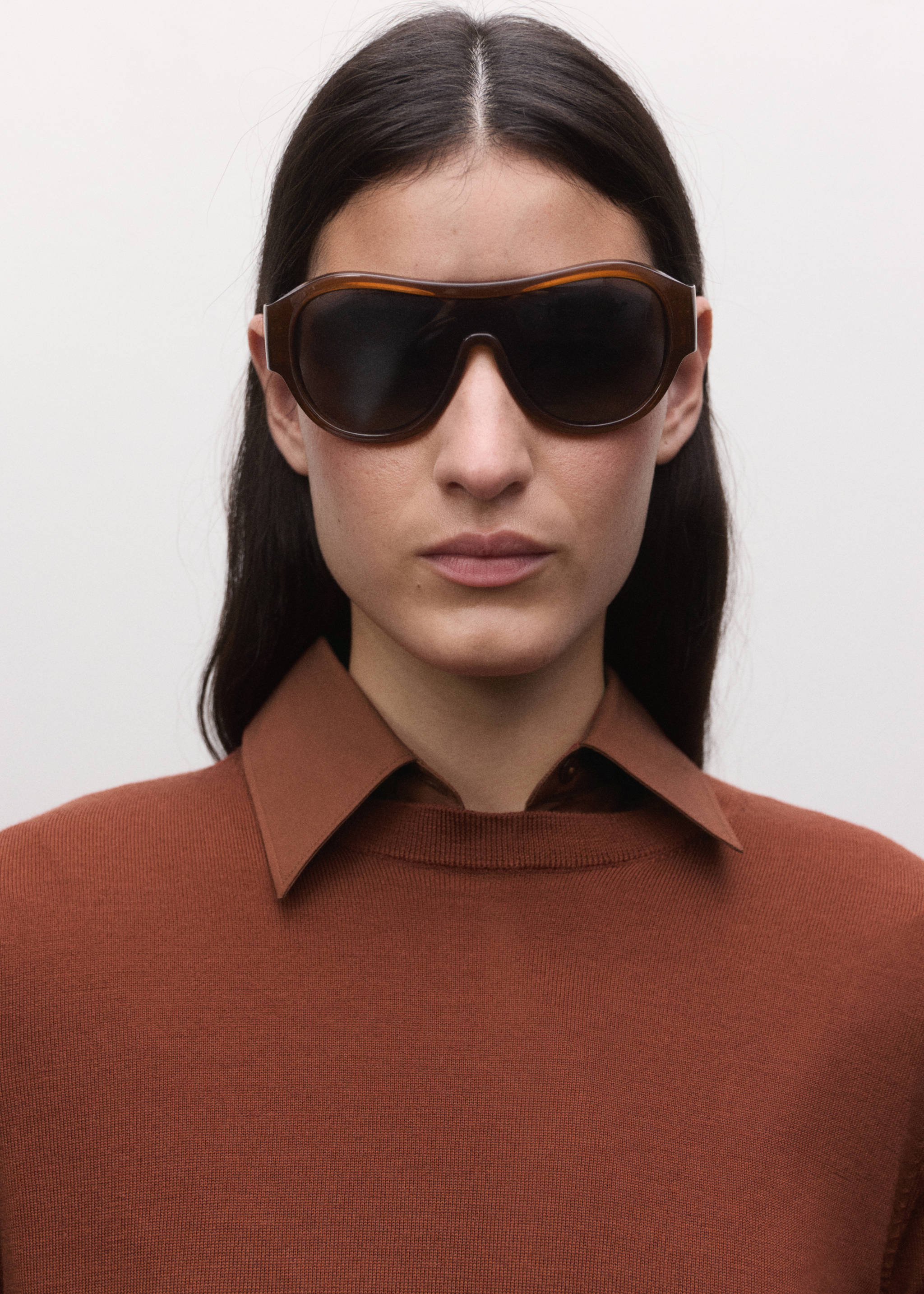 100% wool round-neck sweater - Details of the article 1, Russet. Ref: 27094439-00.