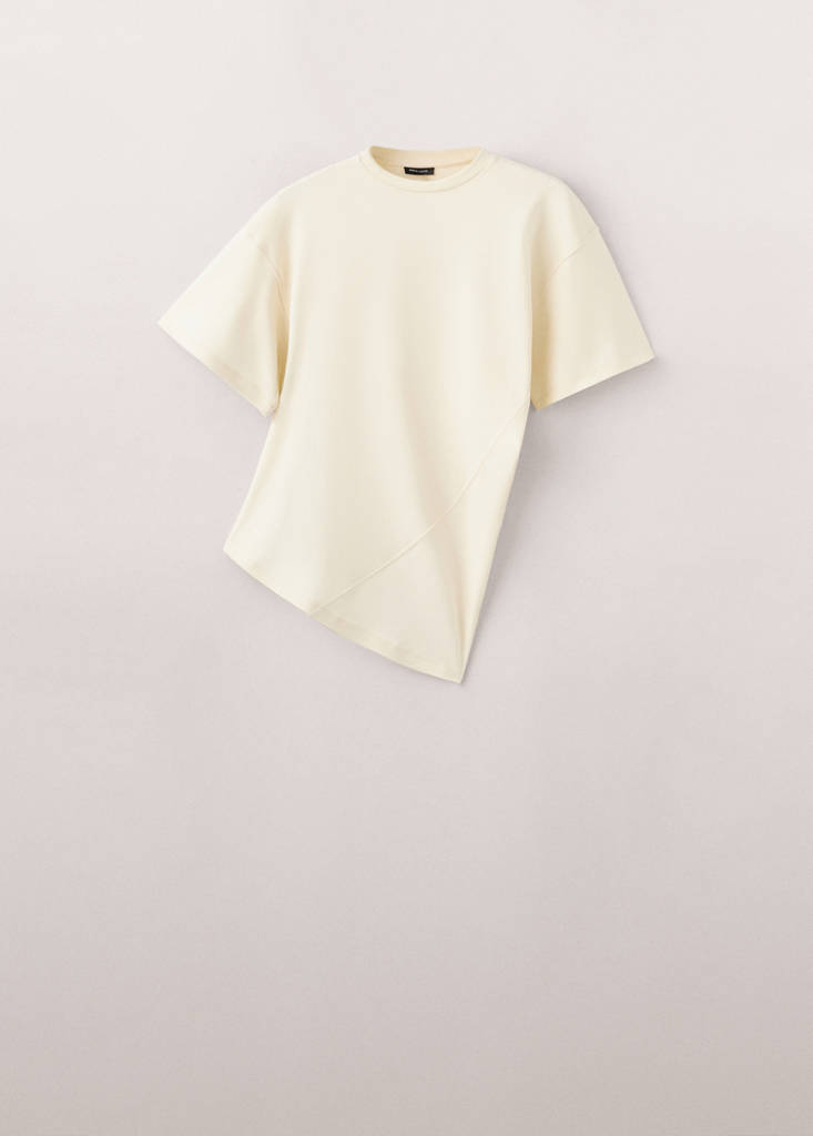 Fitted cotton T-shirt with asymmetric hem — Vanilla