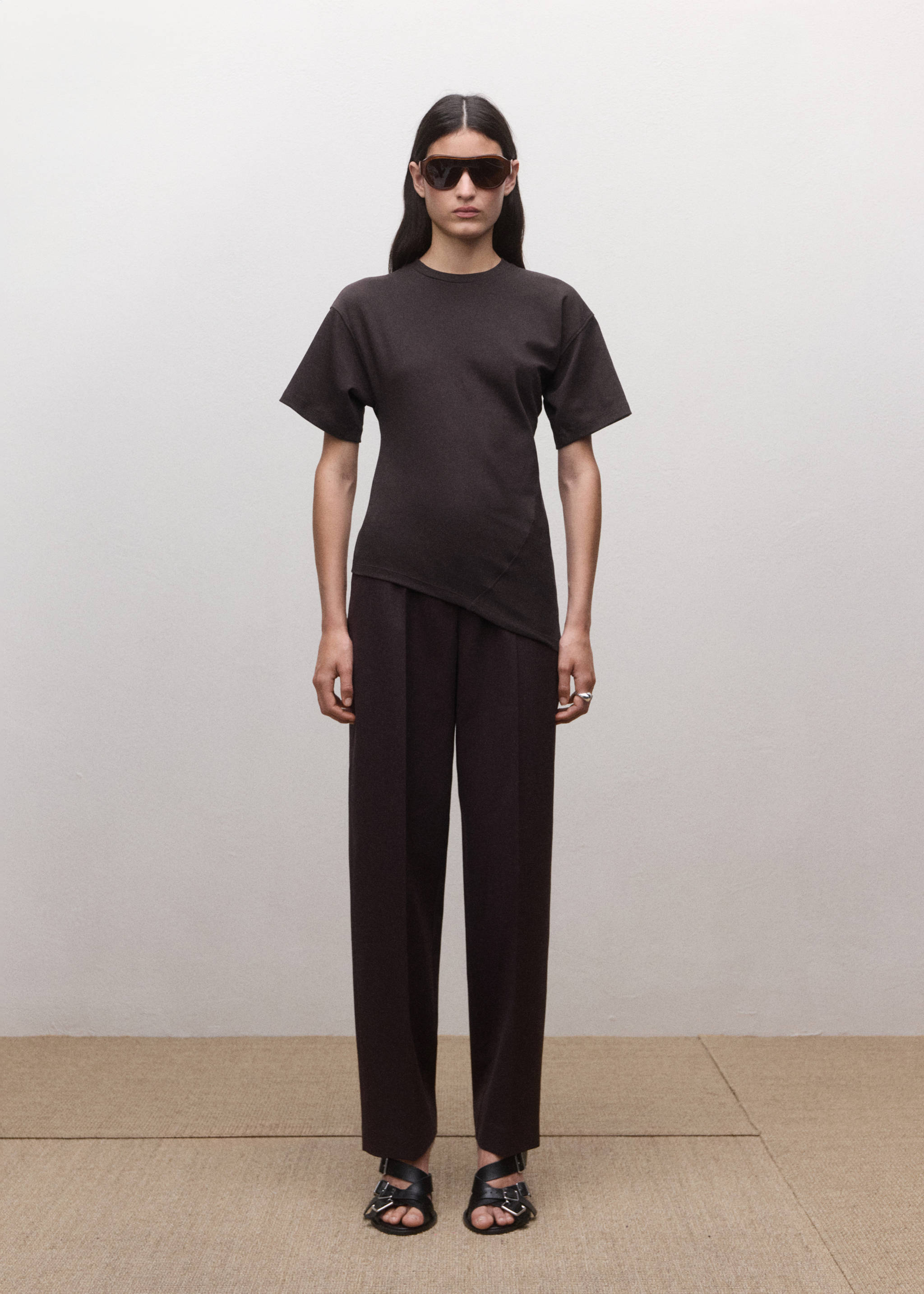 Fitted cotton T-shirt with asymmetric hem - General plane