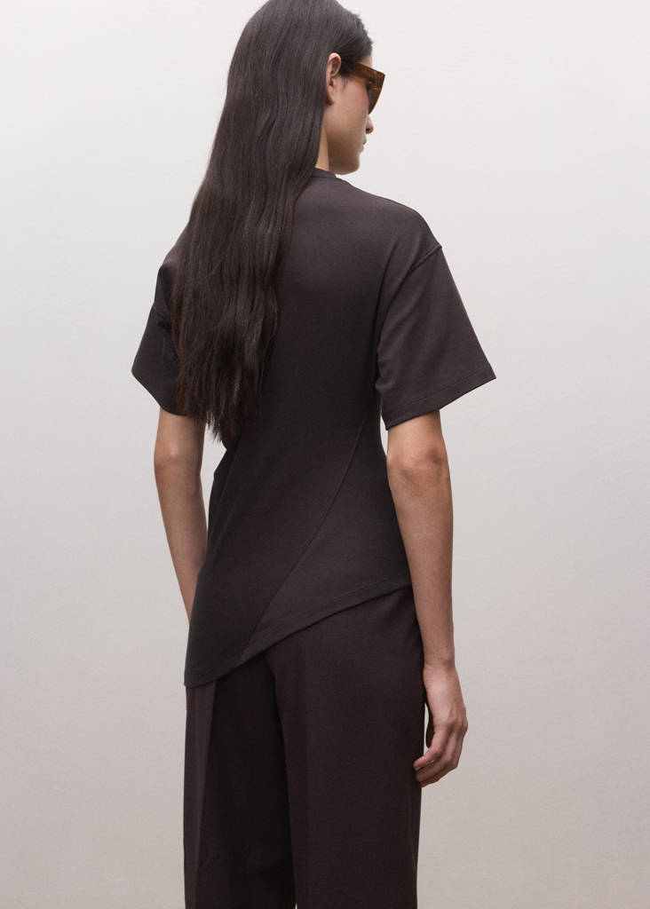 Fitted cotton T-shirt with asymmetric hem — Wine