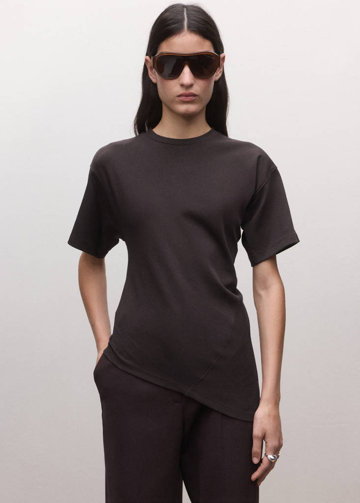 Fitted cotton T-shirt with asymmetric hem — Wine