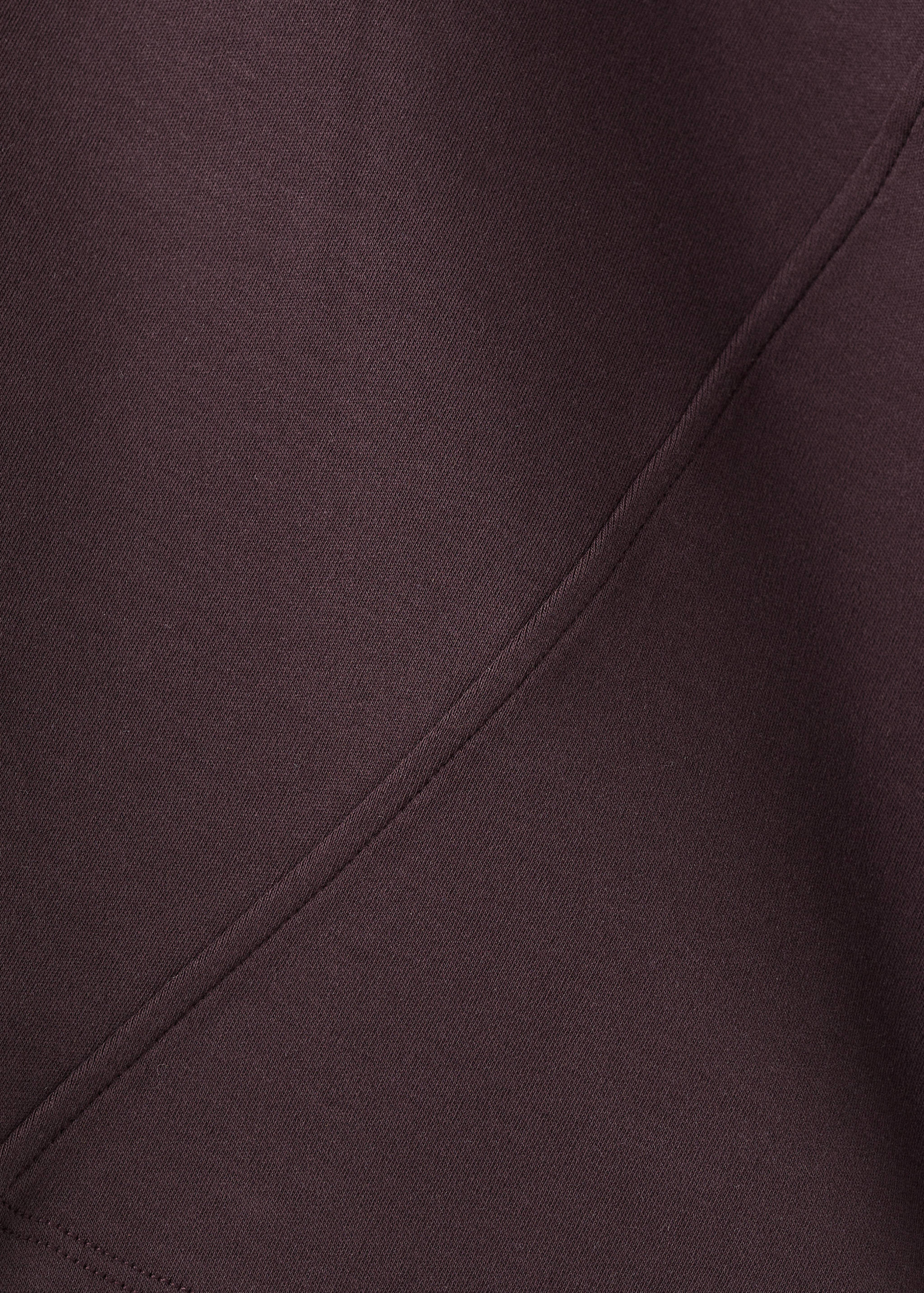 Fitted cotton T-shirt with asymmetric hem - Details of the article 0