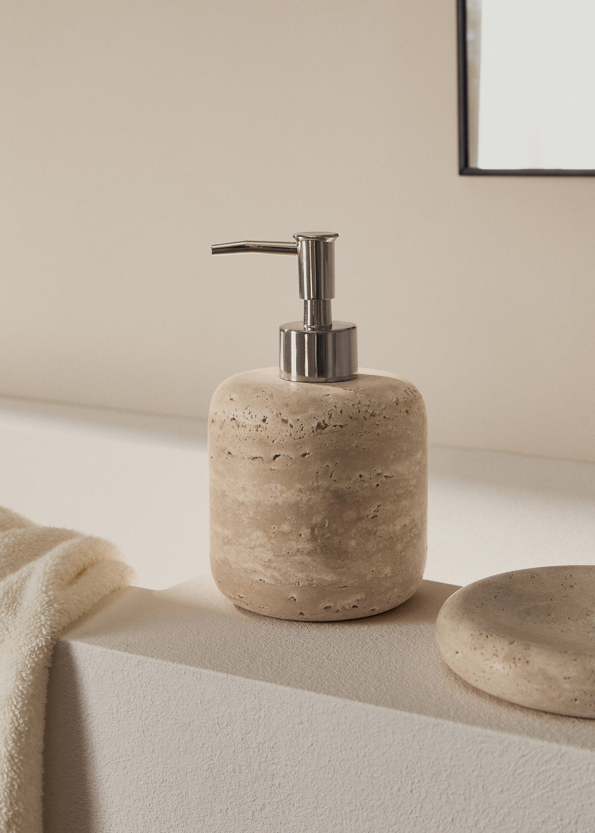 Marble soap dispenser - General plane
