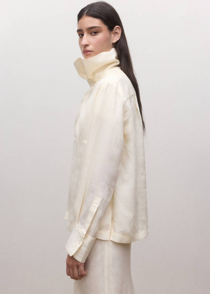 Lyocell funnel neck shirt — Ecru