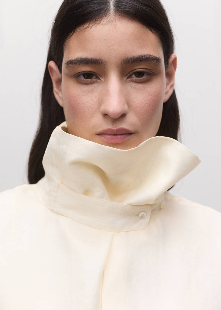 Lyocell funnel neck shirt — Ecru