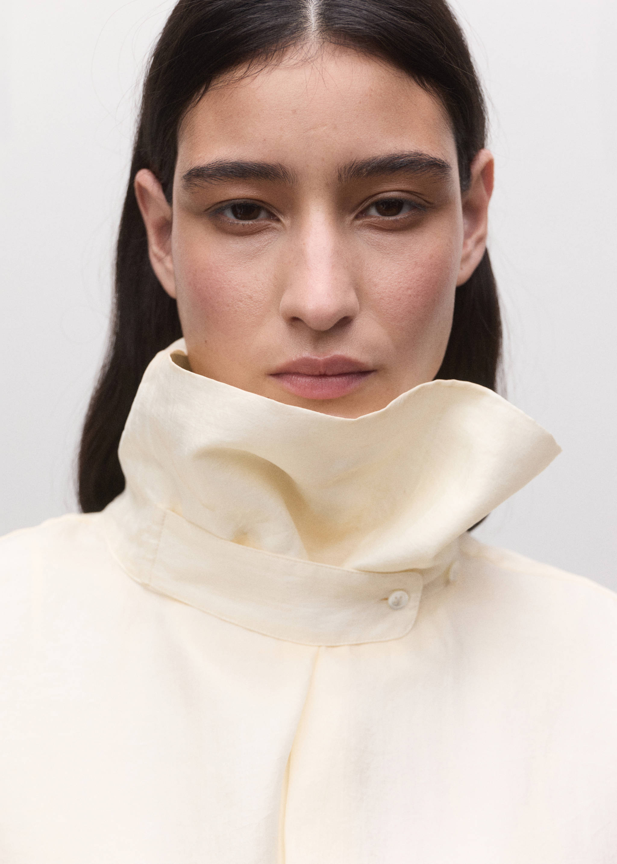 قميص ليوسيل برقبة عالية - تفاصيل المنتج 1, بيج فاتح. Ref: 27094446-00.