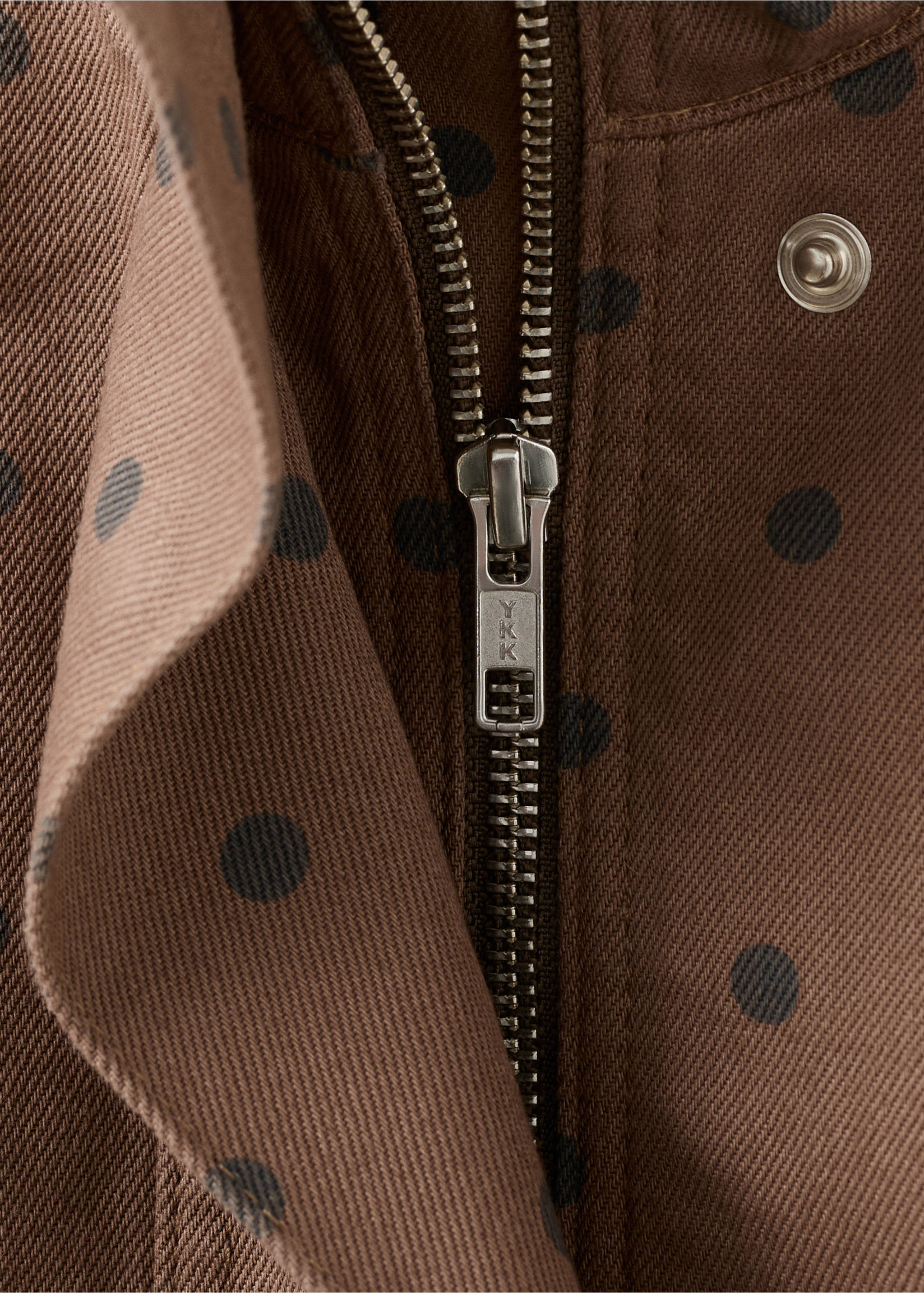 Chaqueta bomber vaquera lunares - Detalle del artículo 8, Chocolate. Ref: 27094447-00.